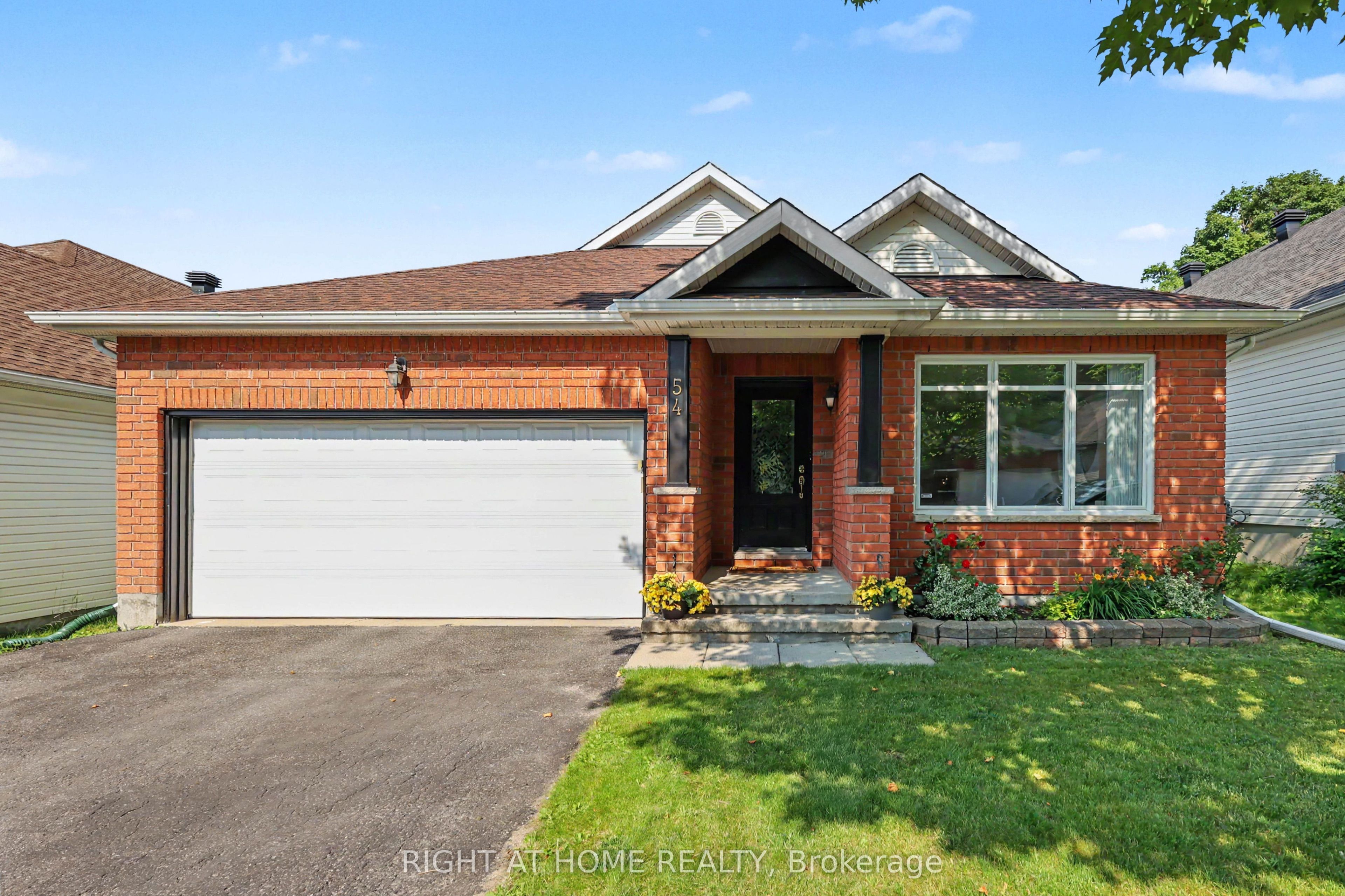 Photo 1 of 38 — 54 Fieldcrest Avenue, Barrhaven, ON K2J 4Y8