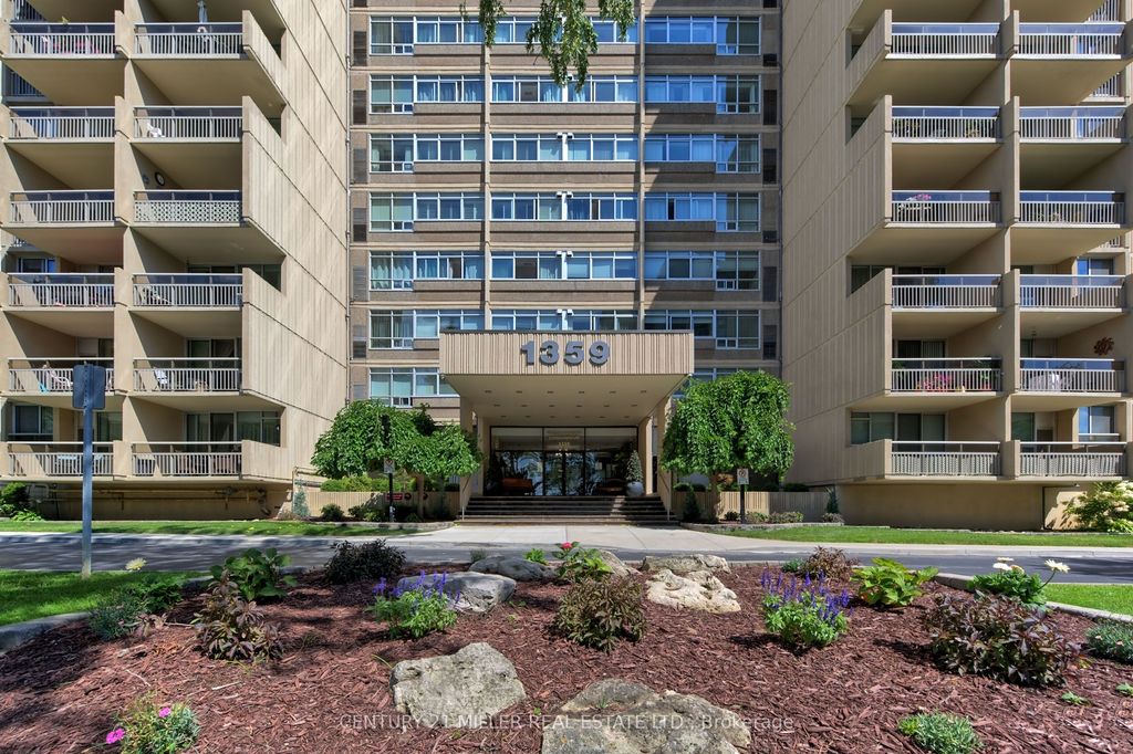 Photo of 1359 White Oaks Boulevard #804, Oakville, ON L6H 2R8 (MLS # W12452515)