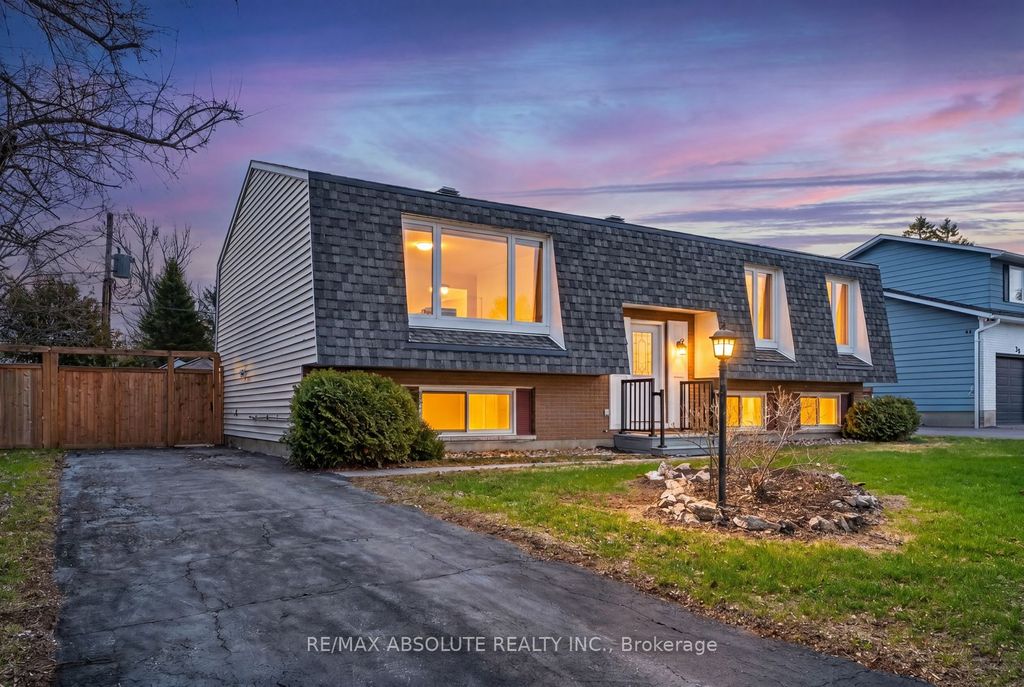 Photo of 33 Owlshead Road, Stittsville - Munster - Richmond, ON K0A 3P0 (MLS # X13033352)