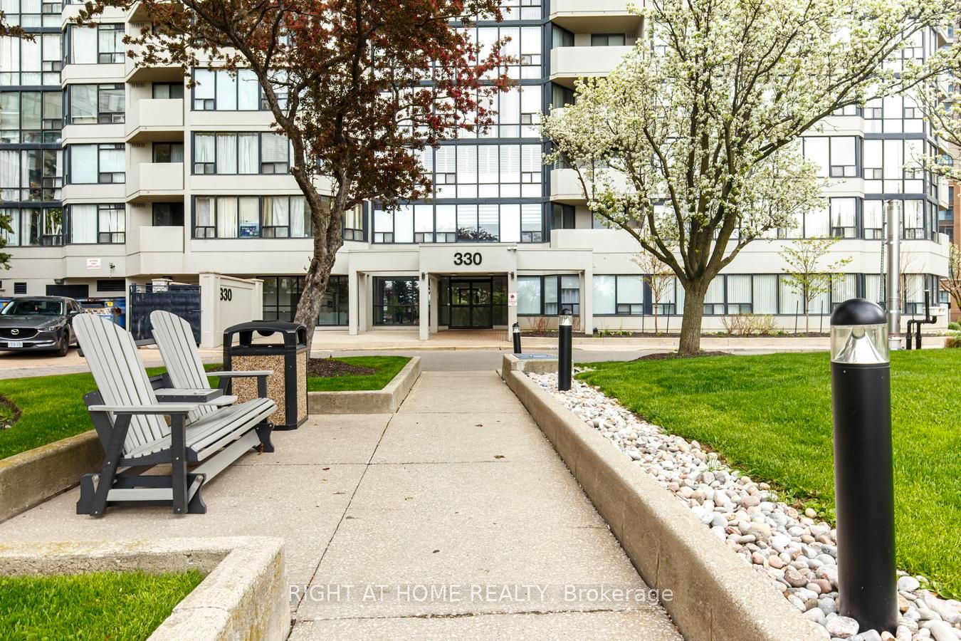 330 Rathburn Road W 306