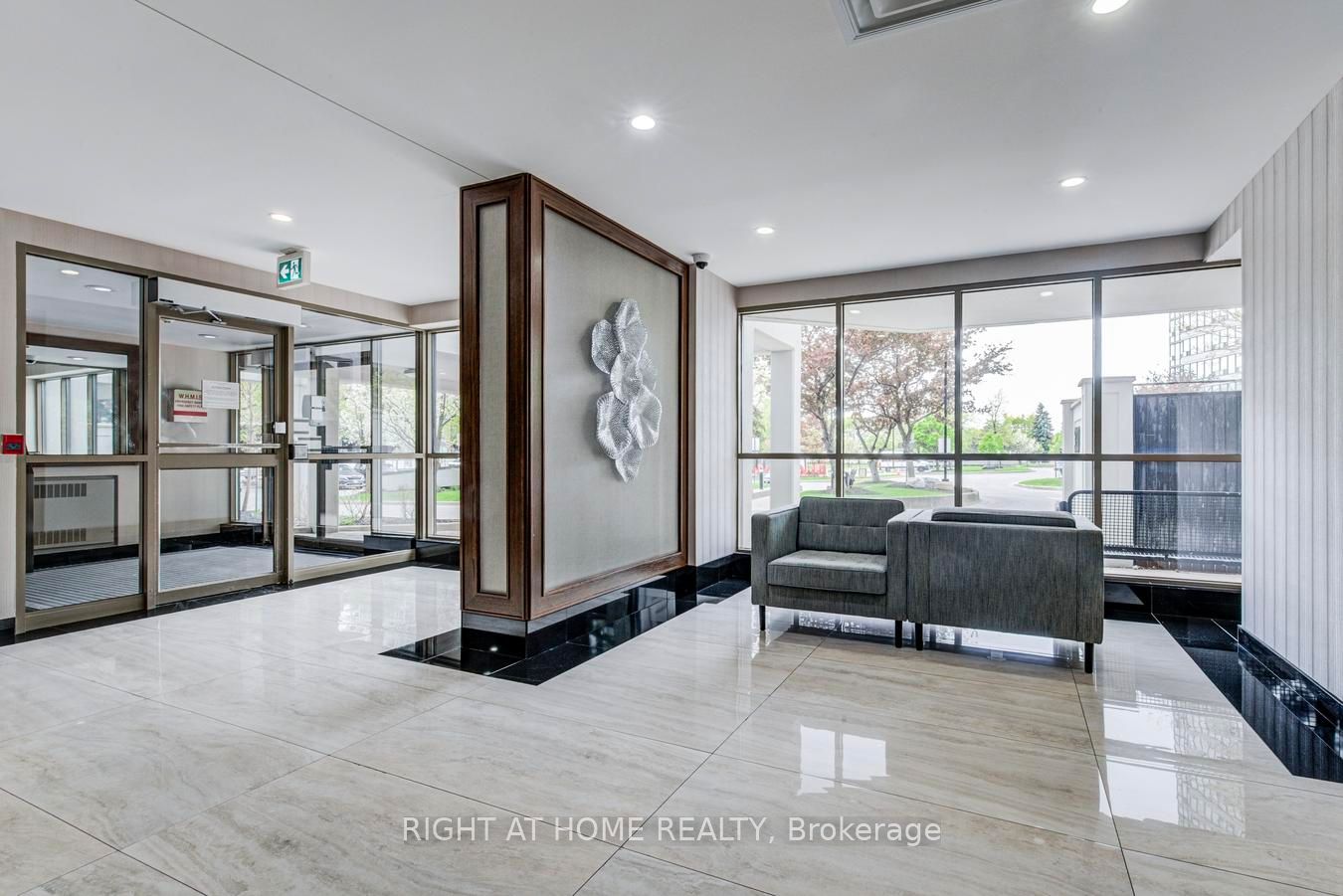 330 Rathburn Road W 306