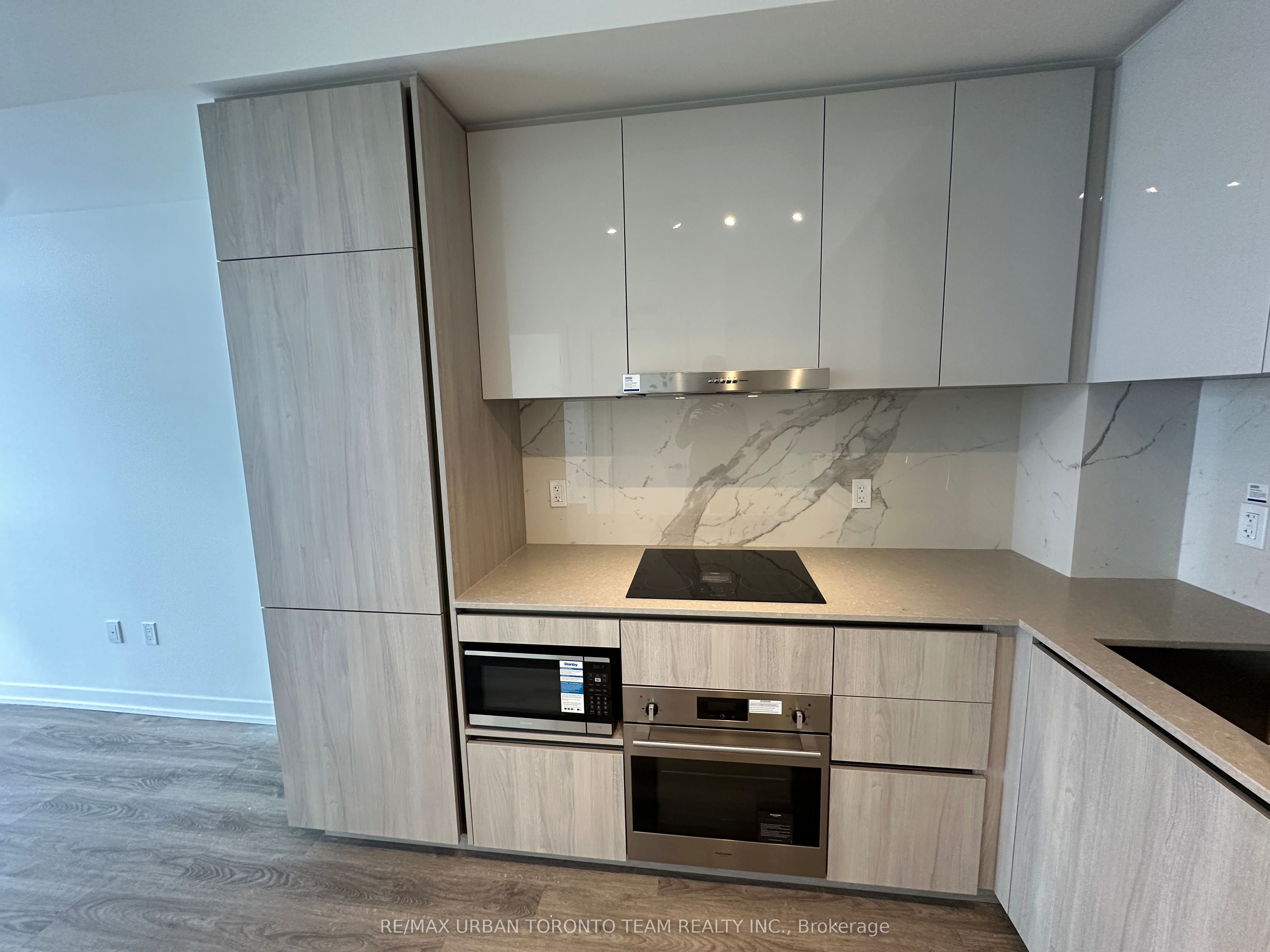 8 Interchange Way 5515