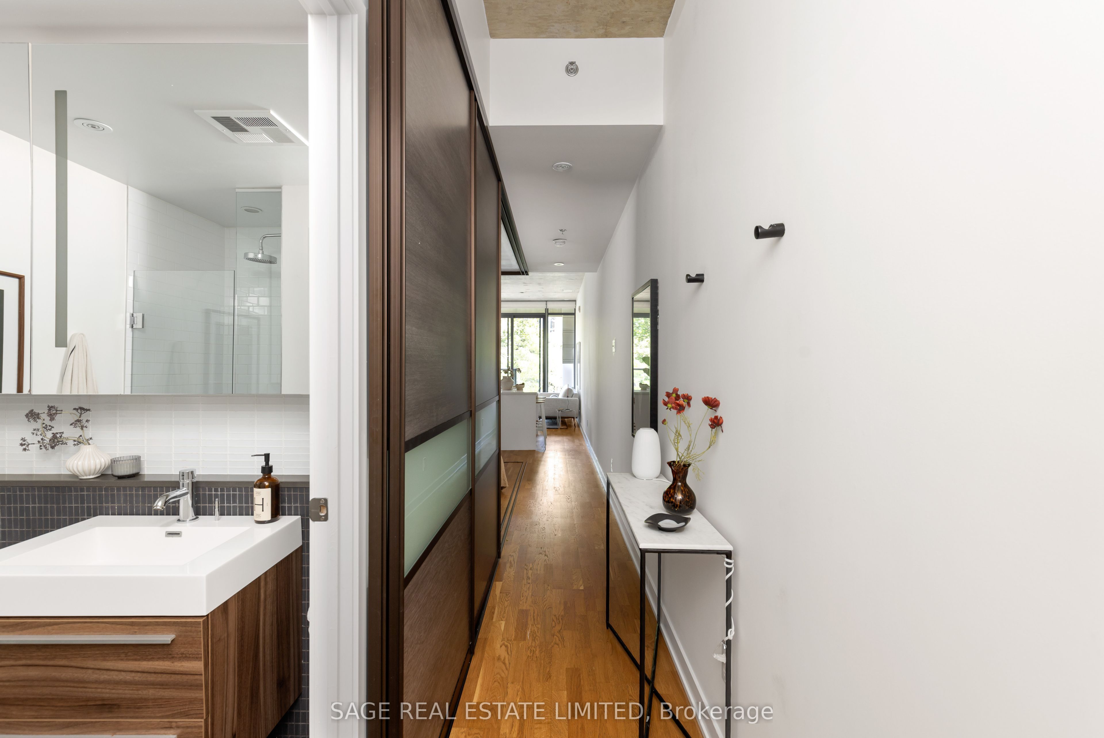 8 Dovercourt Road 216