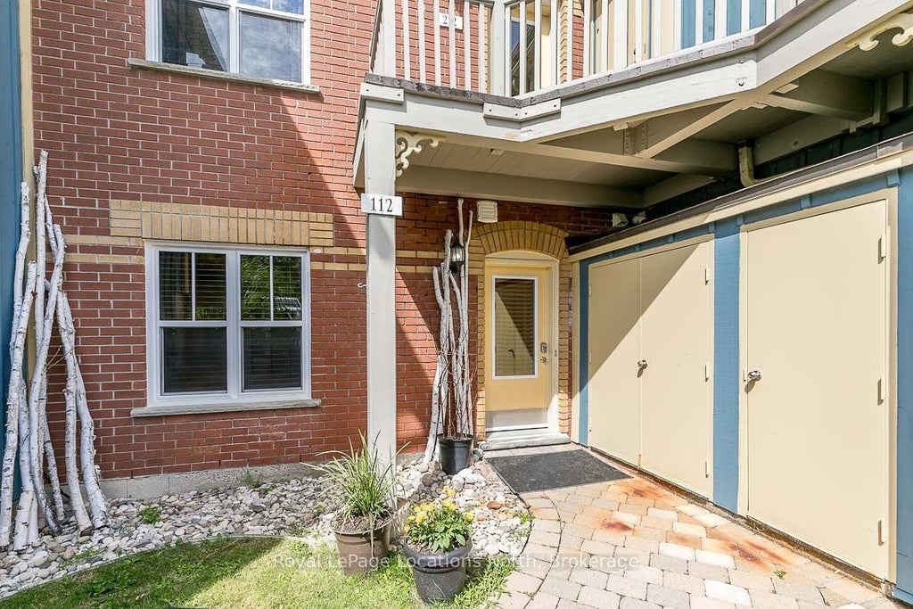 Photo of 184 SNOWBRIDGE Way #112, Blue Mountains, ON L9Y 0V1 (MLS # X13776988)
