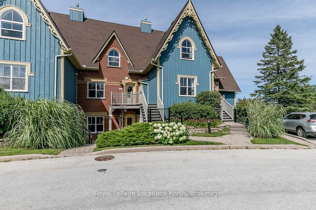 Photo of 184 SNOWBRIDGE Way #112, Blue Mountains, ON L9Y 0V1 (MLS # X13776988)
