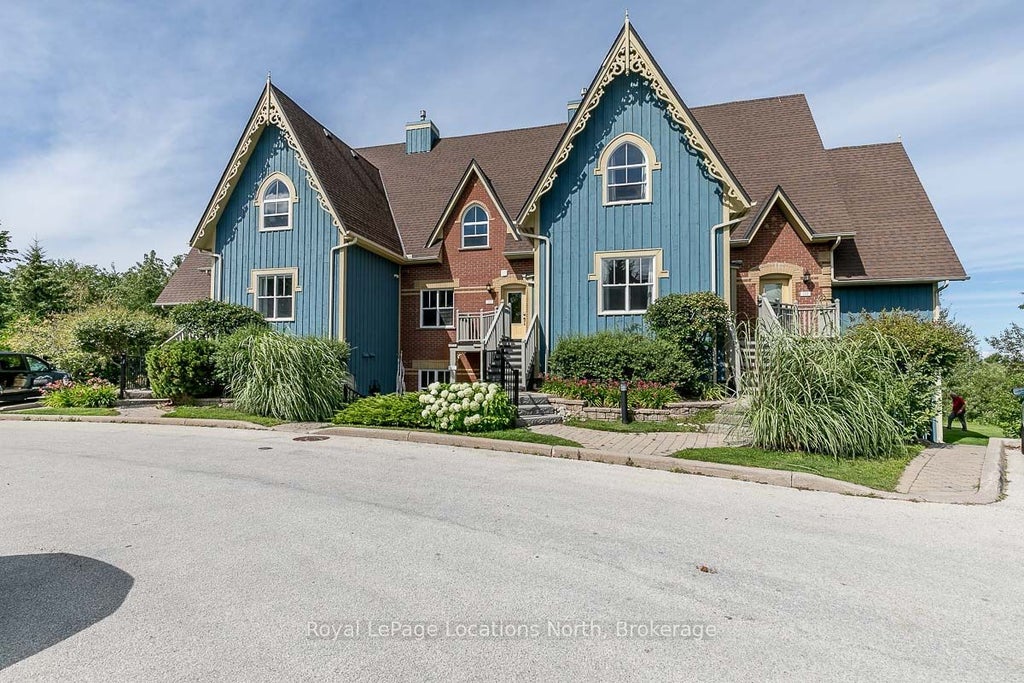 Photo of 184 SNOWBRIDGE Way #112, Blue Mountains, ON L9Y 0V1 (MLS # X13776988)