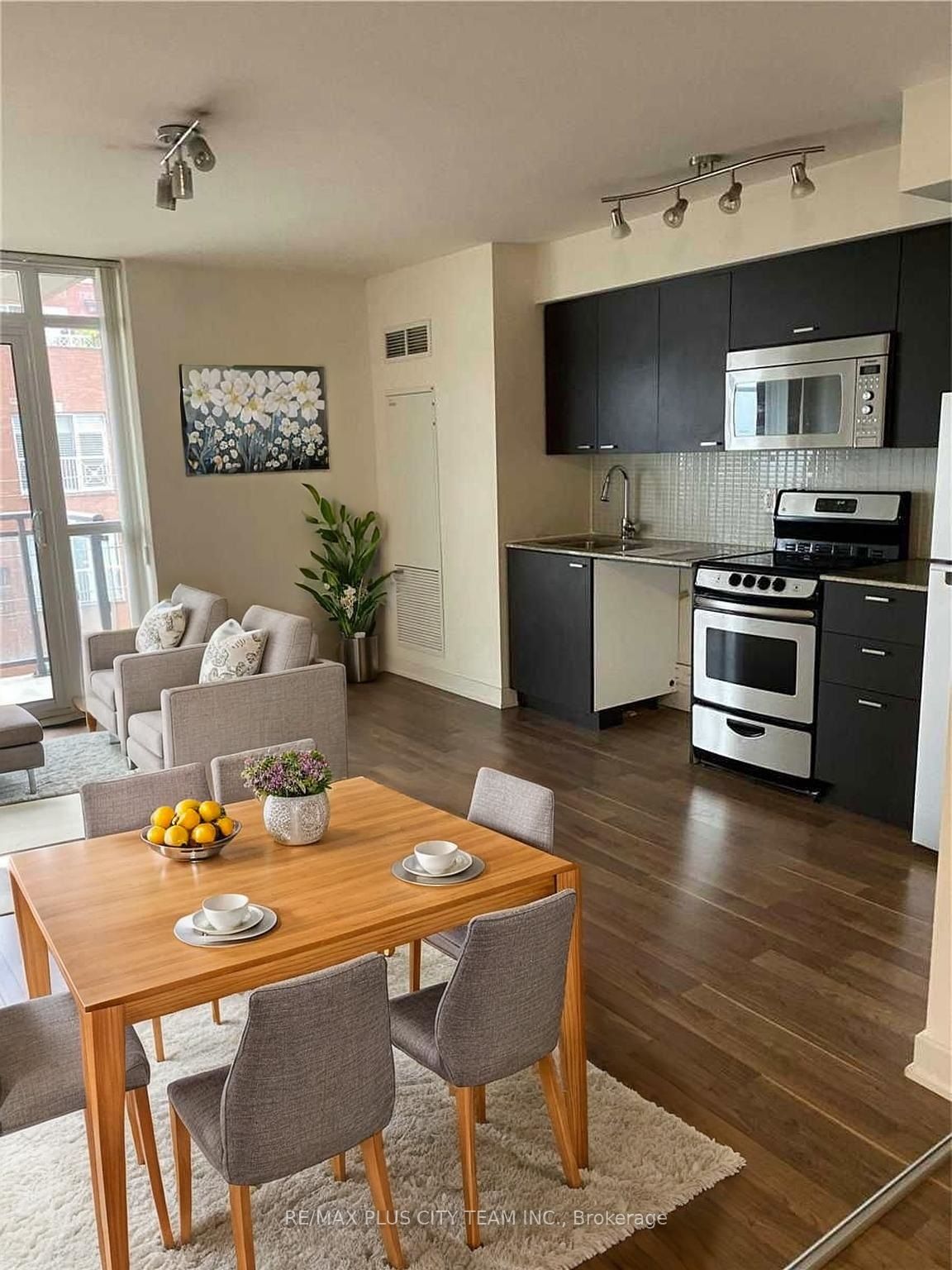 78 Tecumseth Street 411