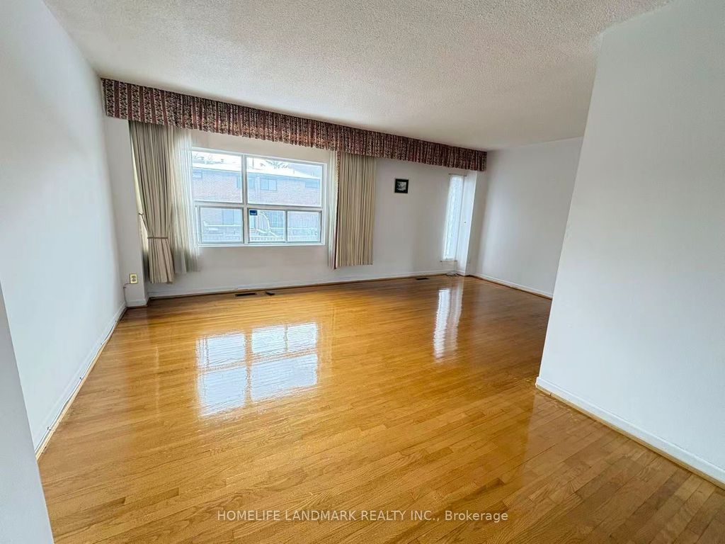 Photo of 86 CASTLEBURY Crescent #14, Toronto, ON M2H 1W8 (MLS # C12925964)
