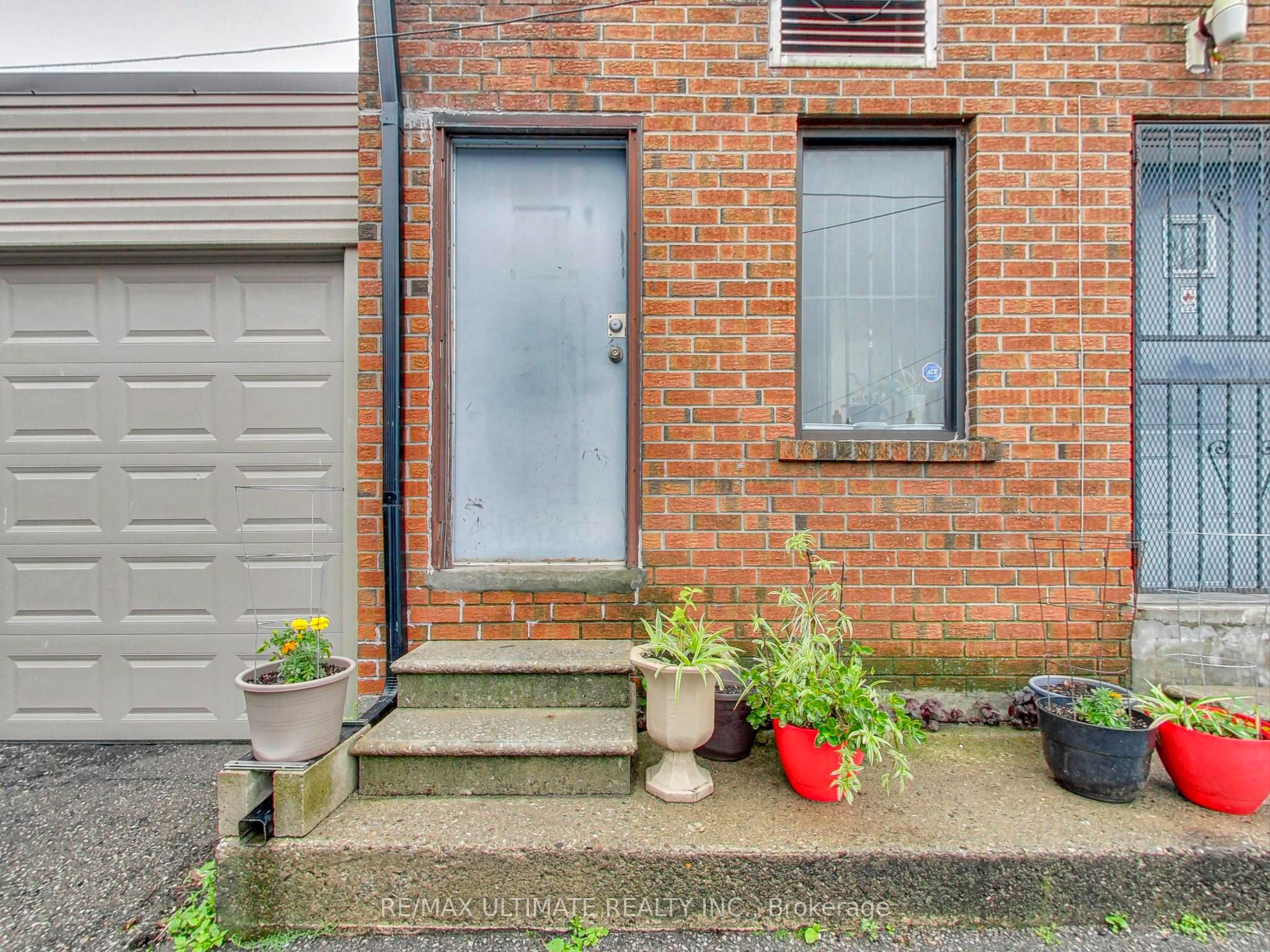 1584 Dundas Street W Apt #2