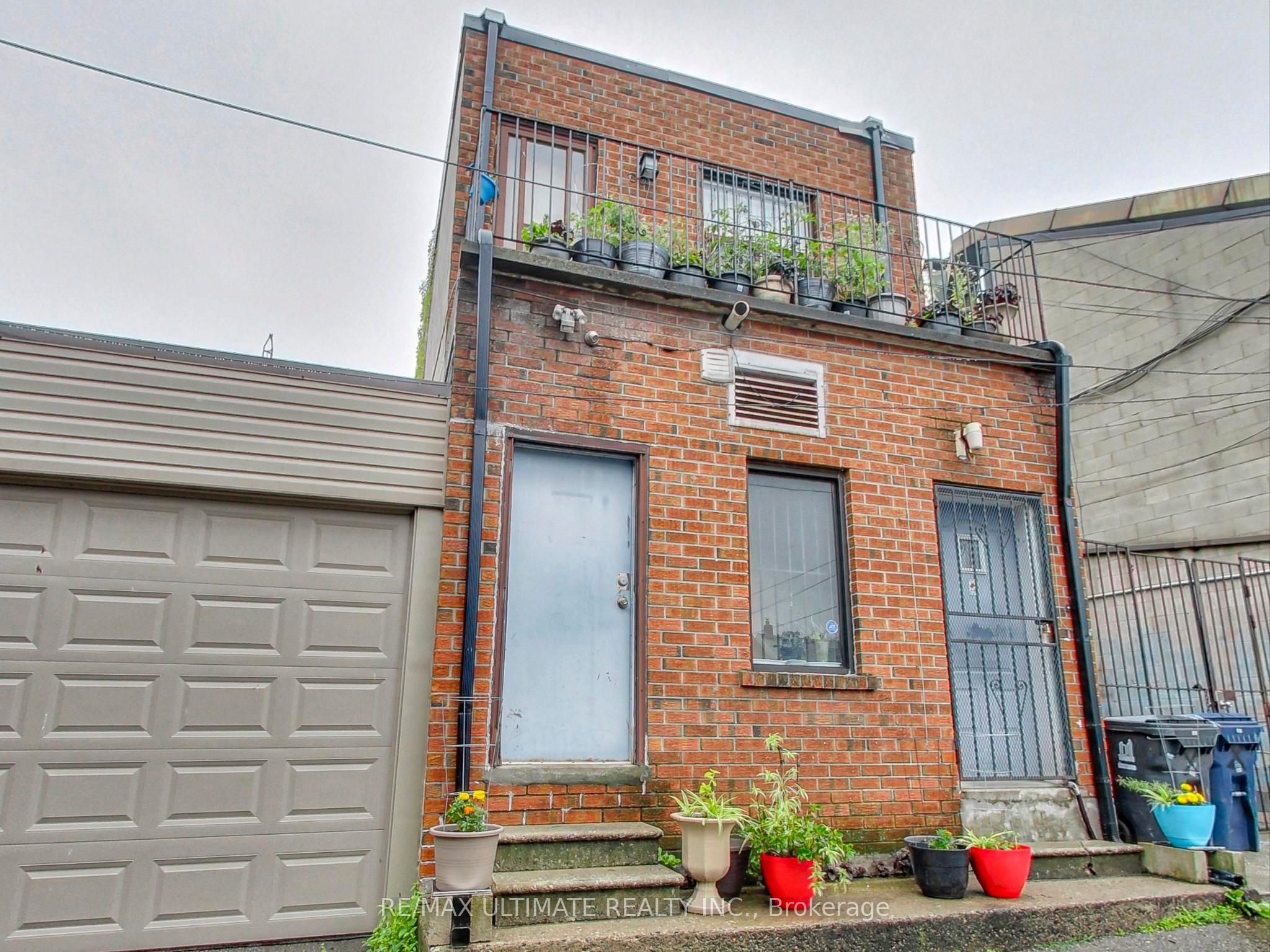 1584 Dundas Street W Apt #2