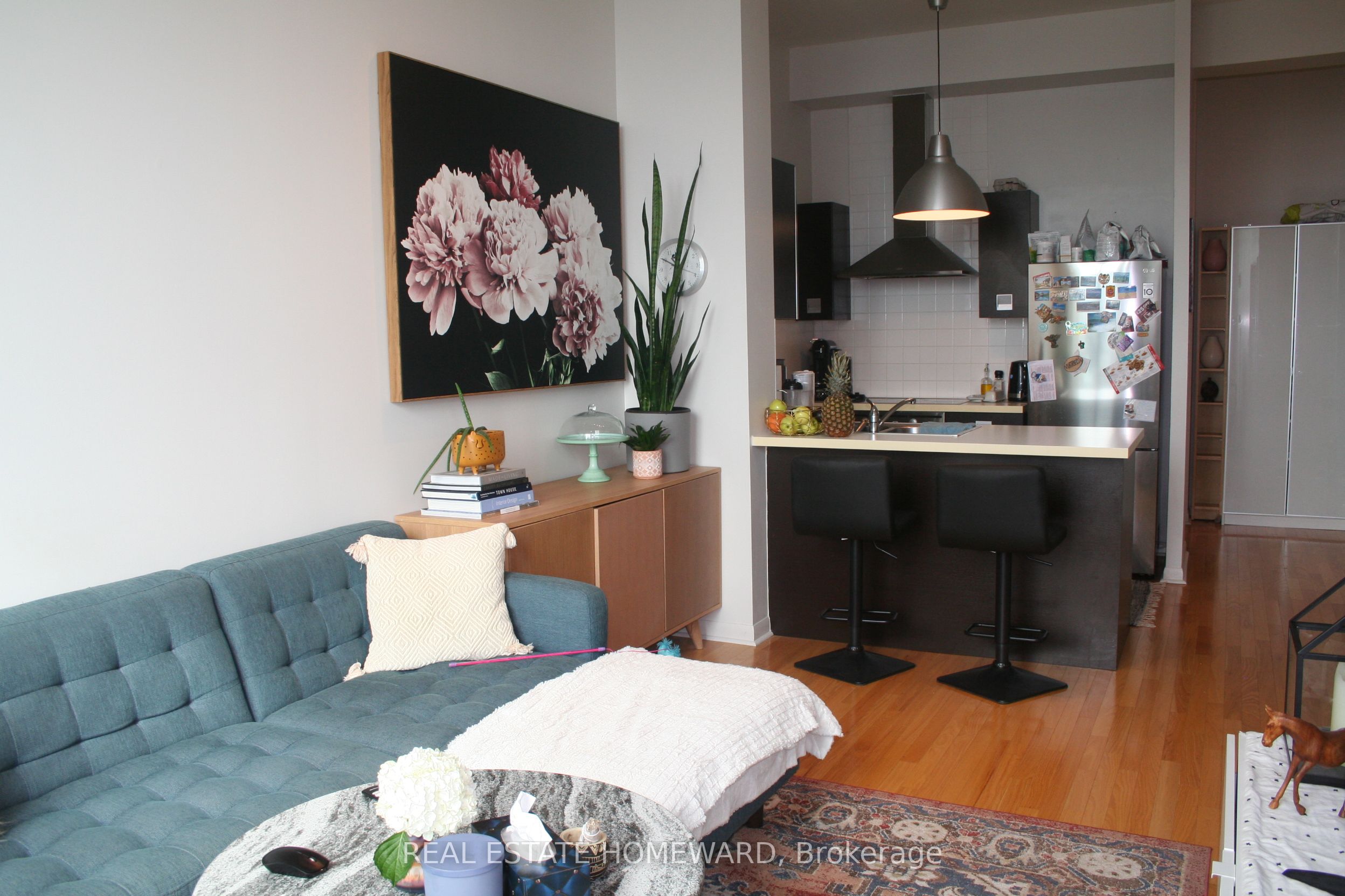 3391 Bloor Street W 601