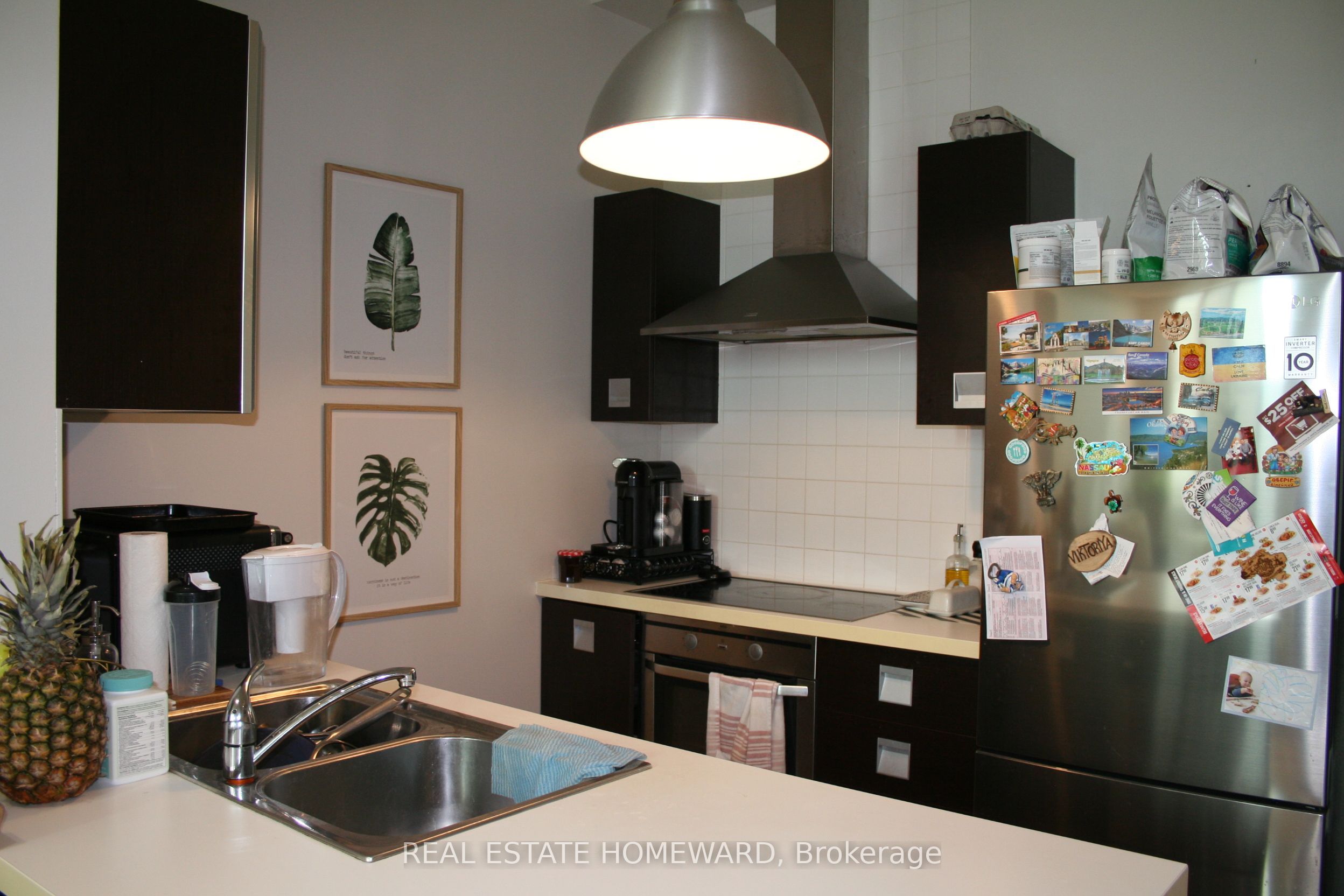 3391 Bloor Street W 601