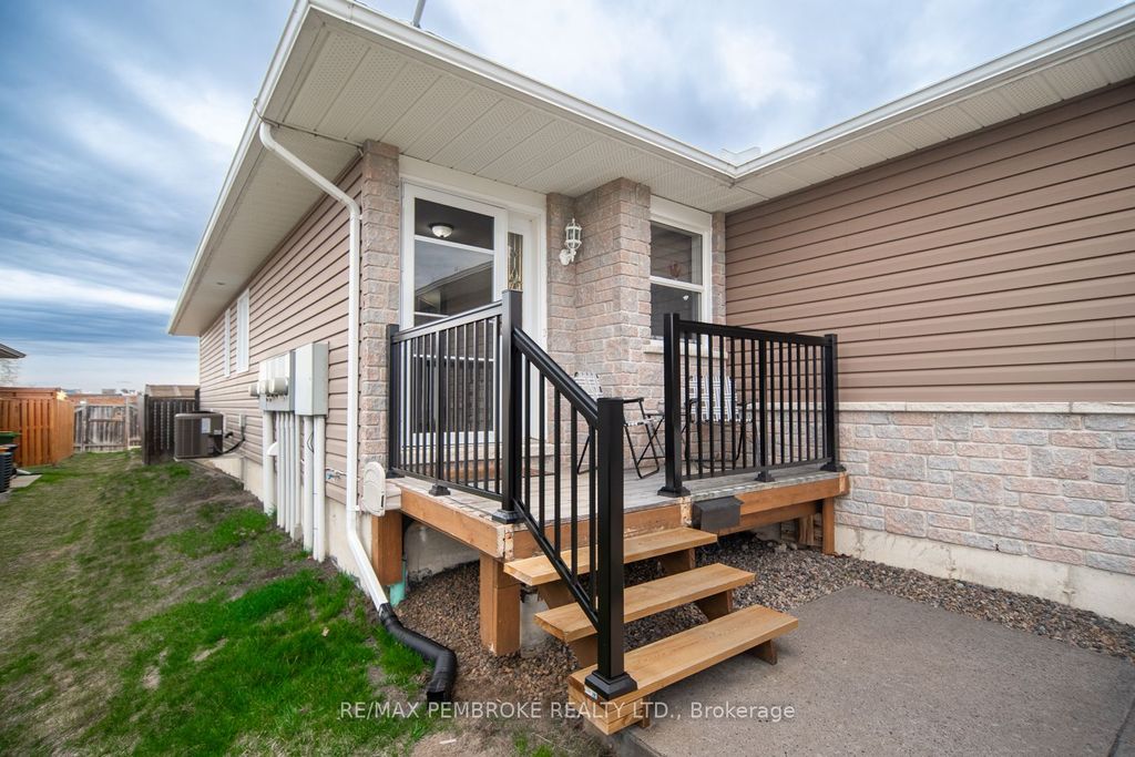Photo of 317 Matheson Drive, Pembroke, ON K8A 8L2 (MLS # X13063400)