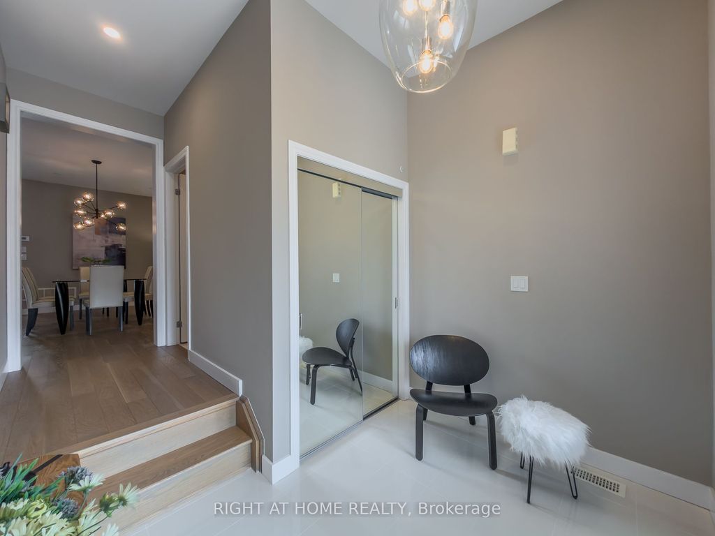 Photo of 77 Leaden Hall Drive, East Gwillimbury, ON L9N 0R5 (MLS # N12958936)