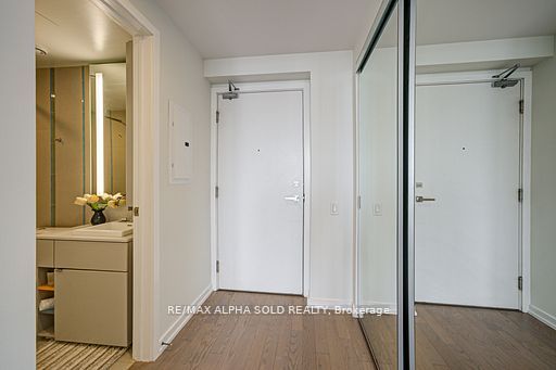 101 Peter Street 3710