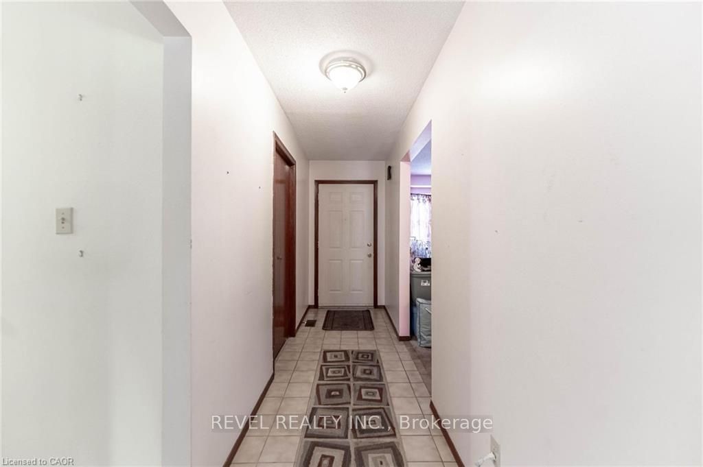 Photo of 5 Charing Drive, Hamilton, ON L8W 2P5 (MLS # X12777970)