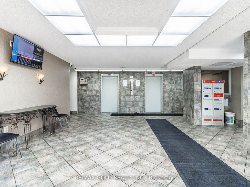 Photo of 17 Knightsbridge Road #1010, Brampton, ON L6T 3X9 (MLS # W12935286)