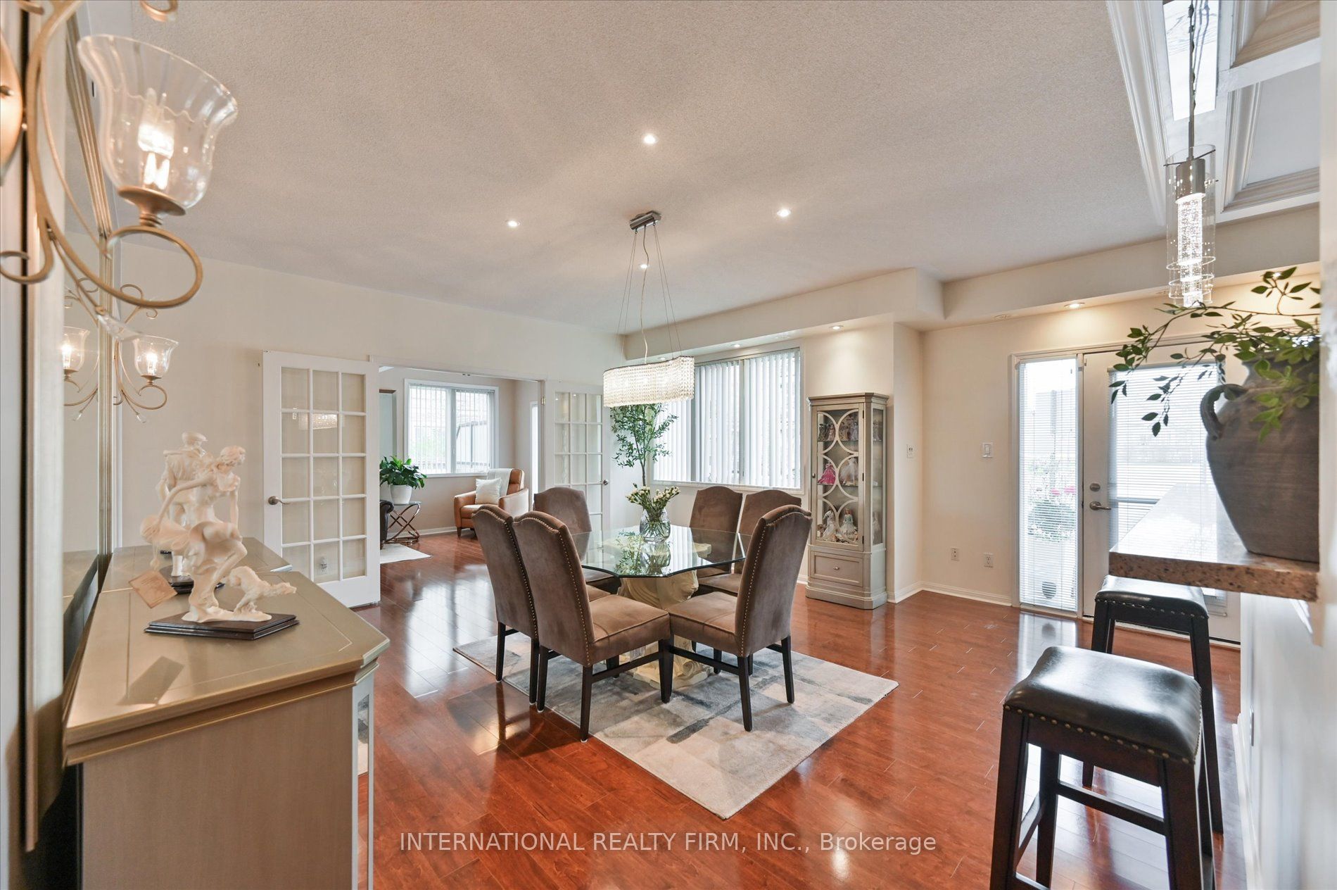 3075 Thomas Street 111