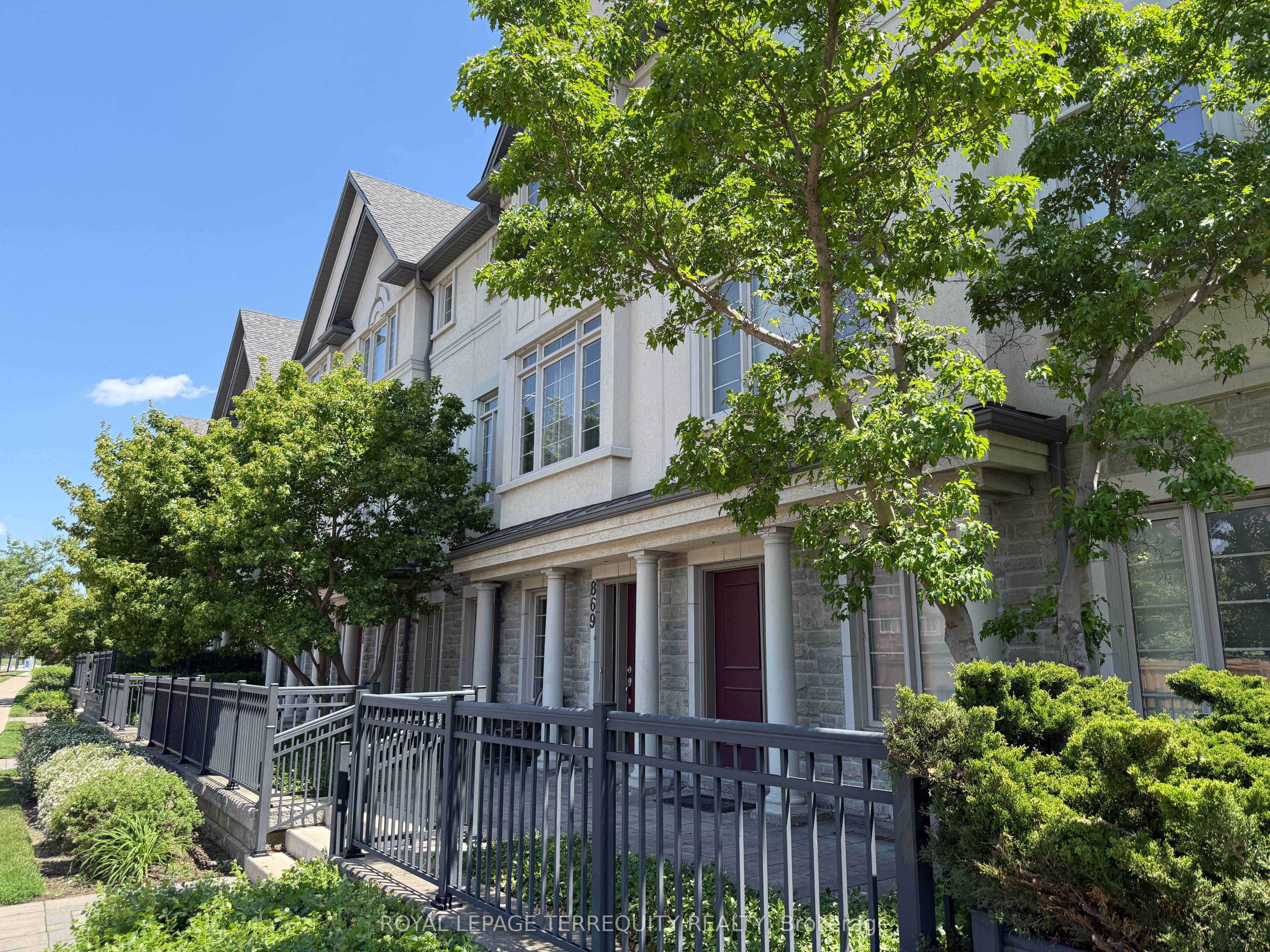 871 New Westminster Drive 25