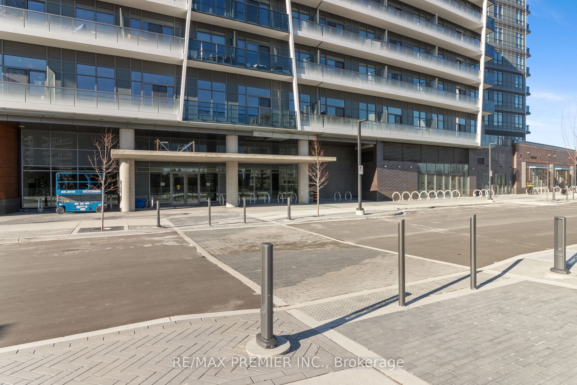 30 Upper Mall Way 909