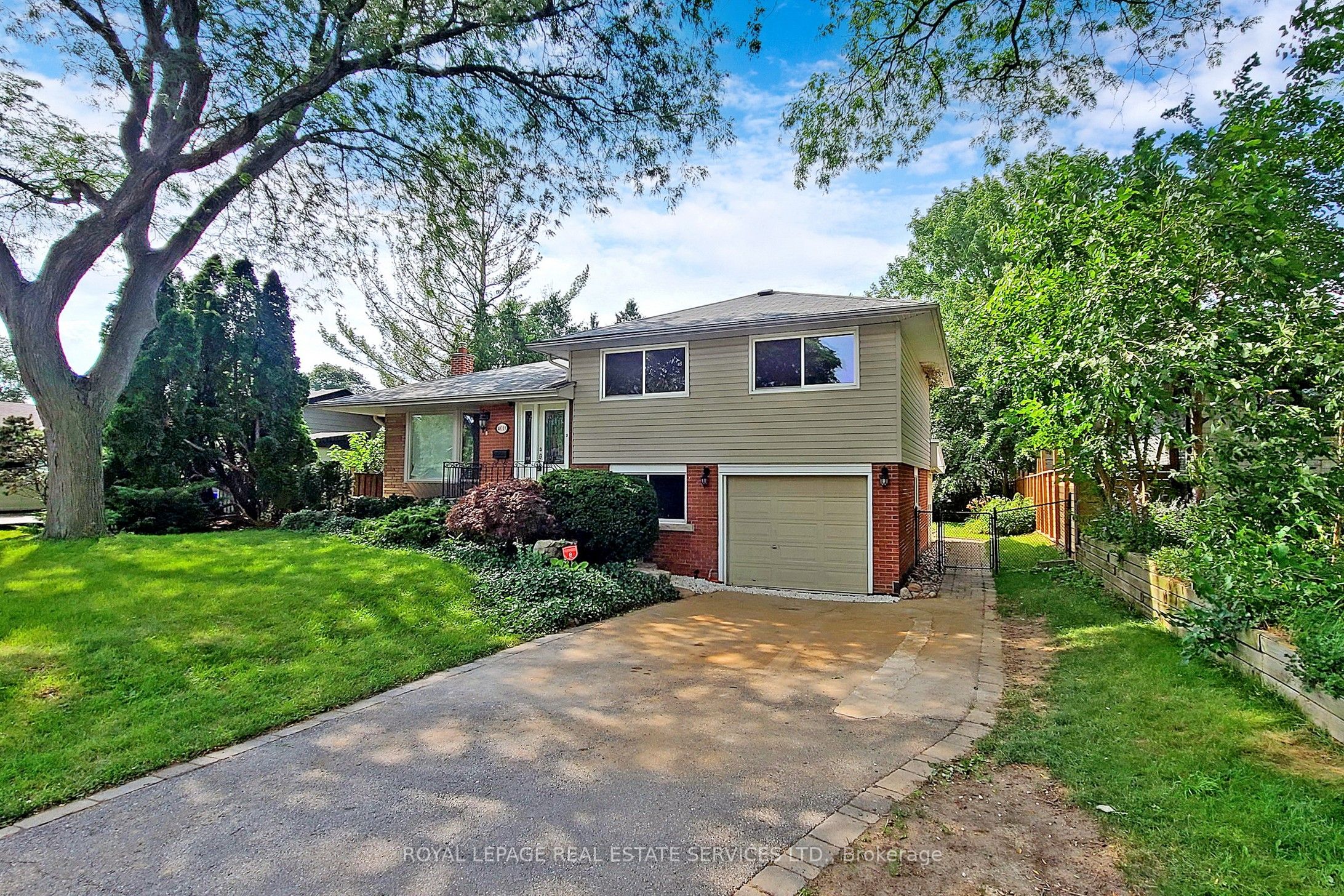 4011 Grapehill Avenue
