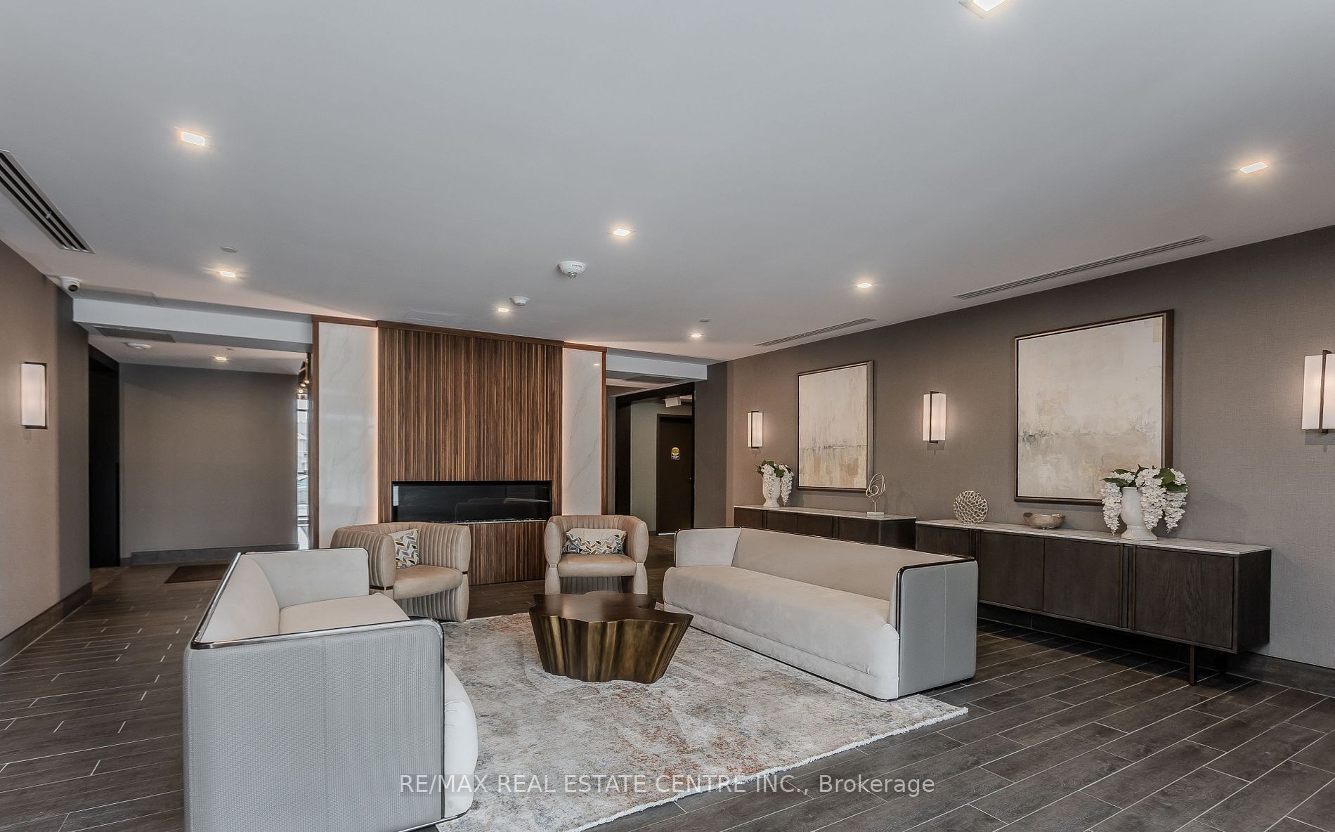 470 Dundas Street E 217