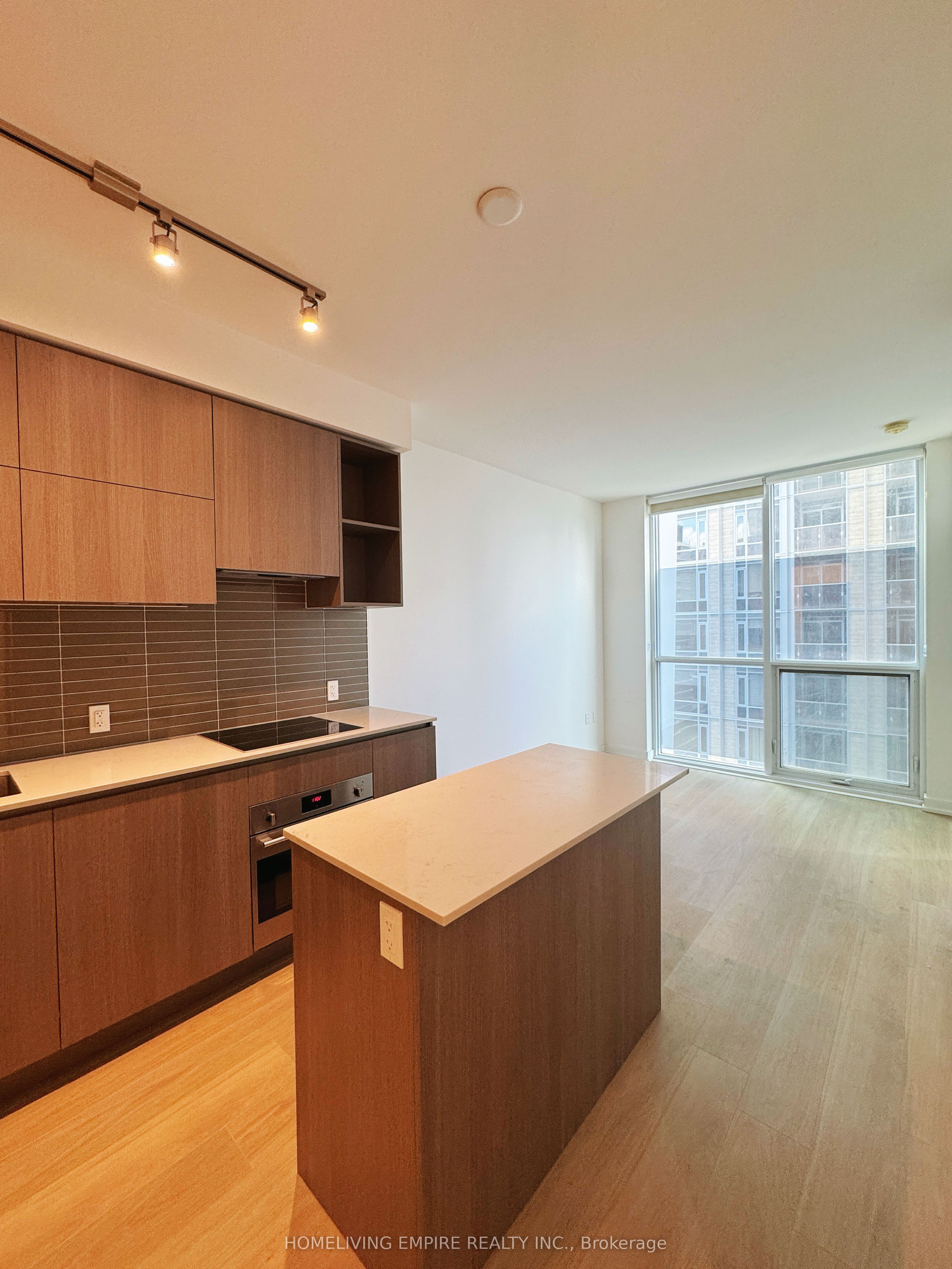 1 Yorkville Avenue 1703