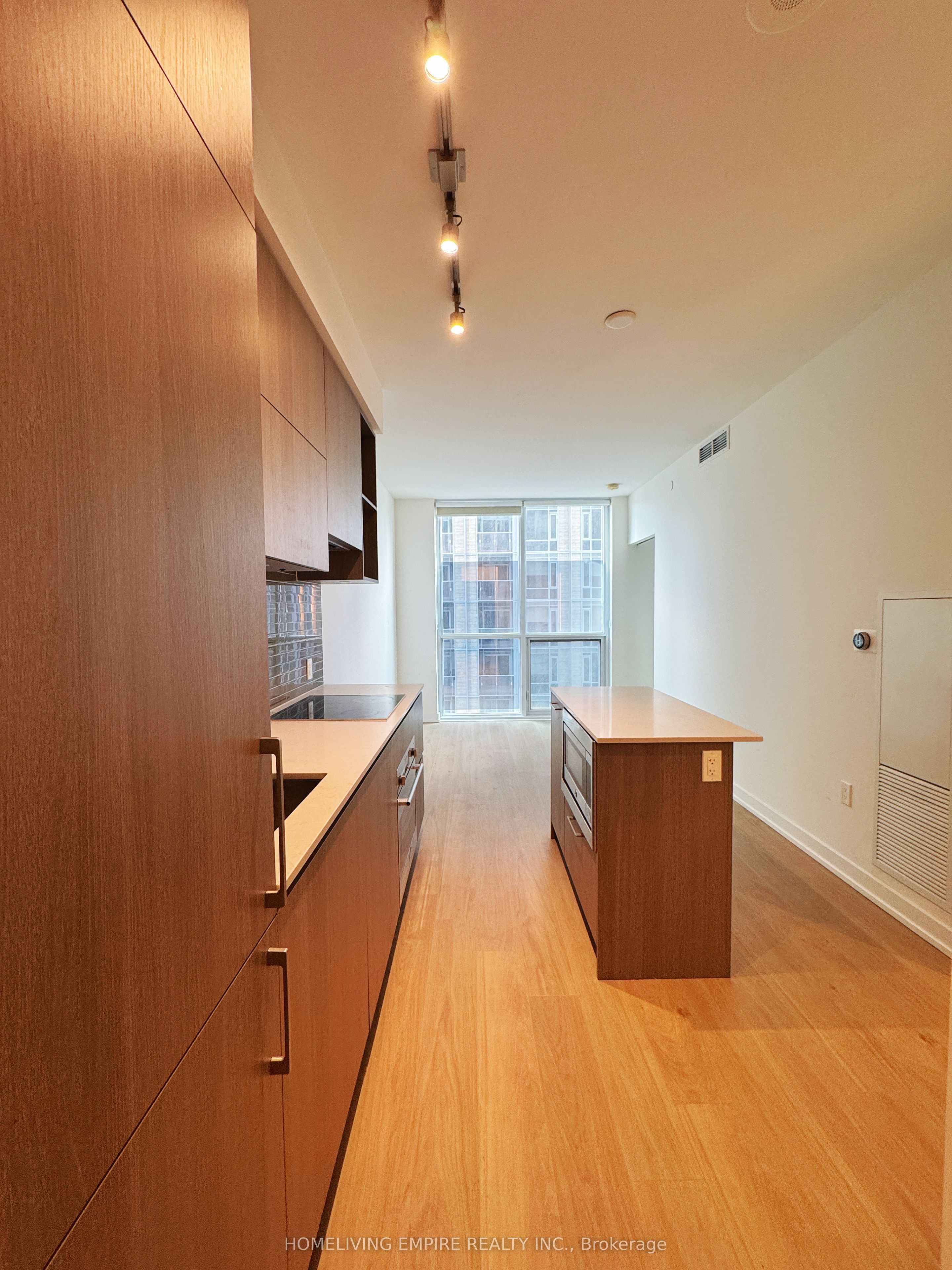 1 Yorkville Avenue 1703