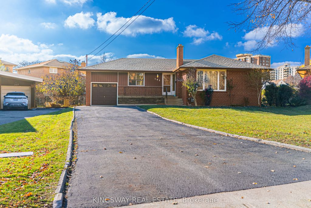 Photo of 163 Floradale Drive, Mississauga, ON L5B 1G2 (MLS # W12750544)