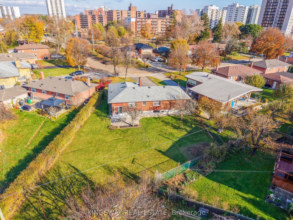 Photo of 163 Floradale Drive, Mississauga, ON L5B 1G2 (MLS # W12750544)