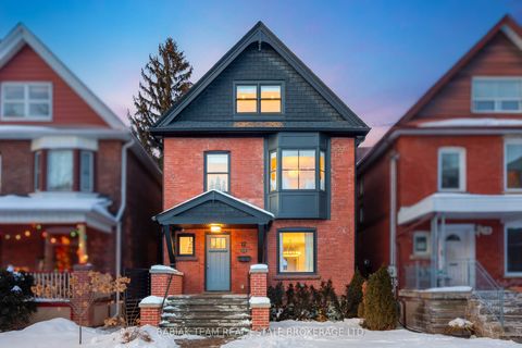 12 Hewitt Avenue Toronto ON M6R 1Y3