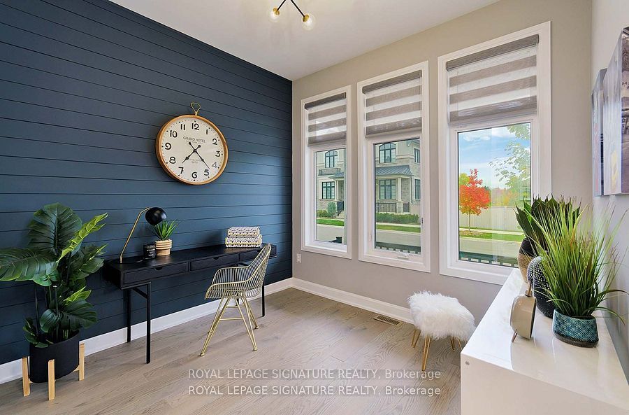 1467 Lakeport Crescent