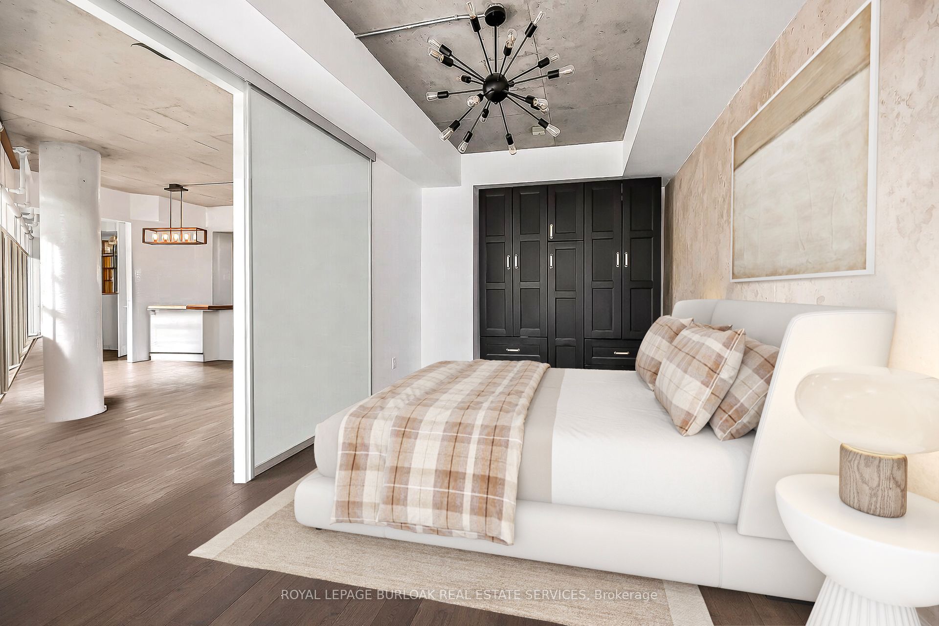 1201 Dundas Street E 902