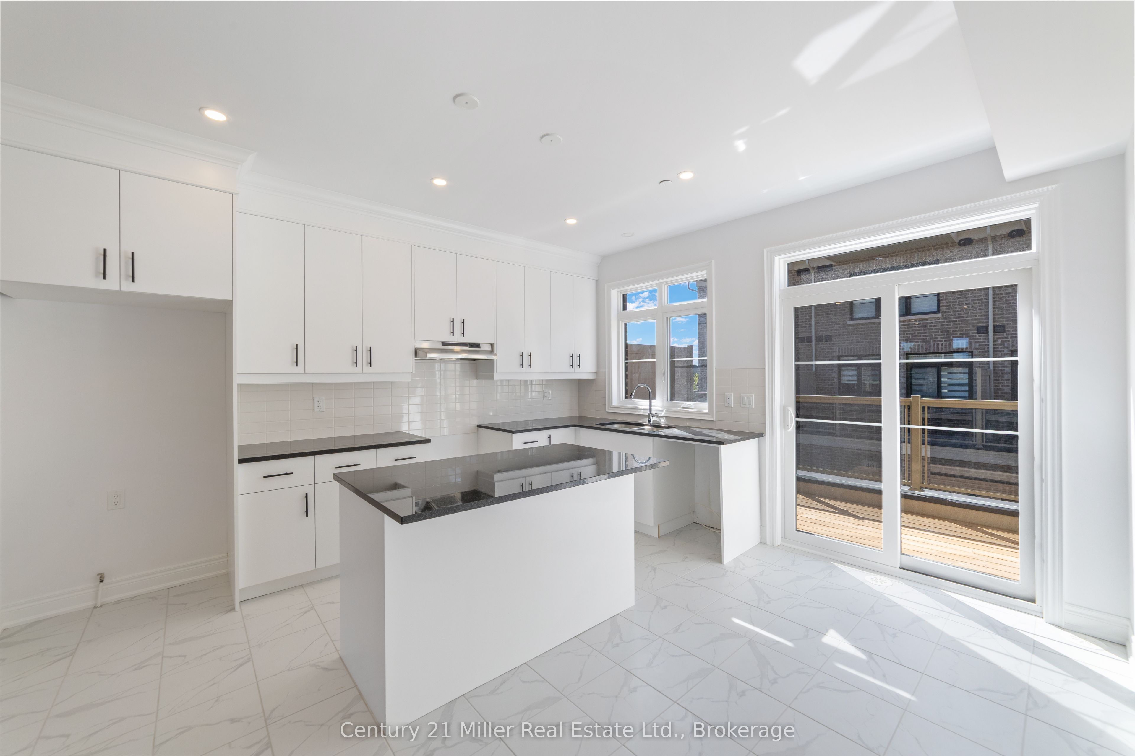 2140 Trafalgar Road 48