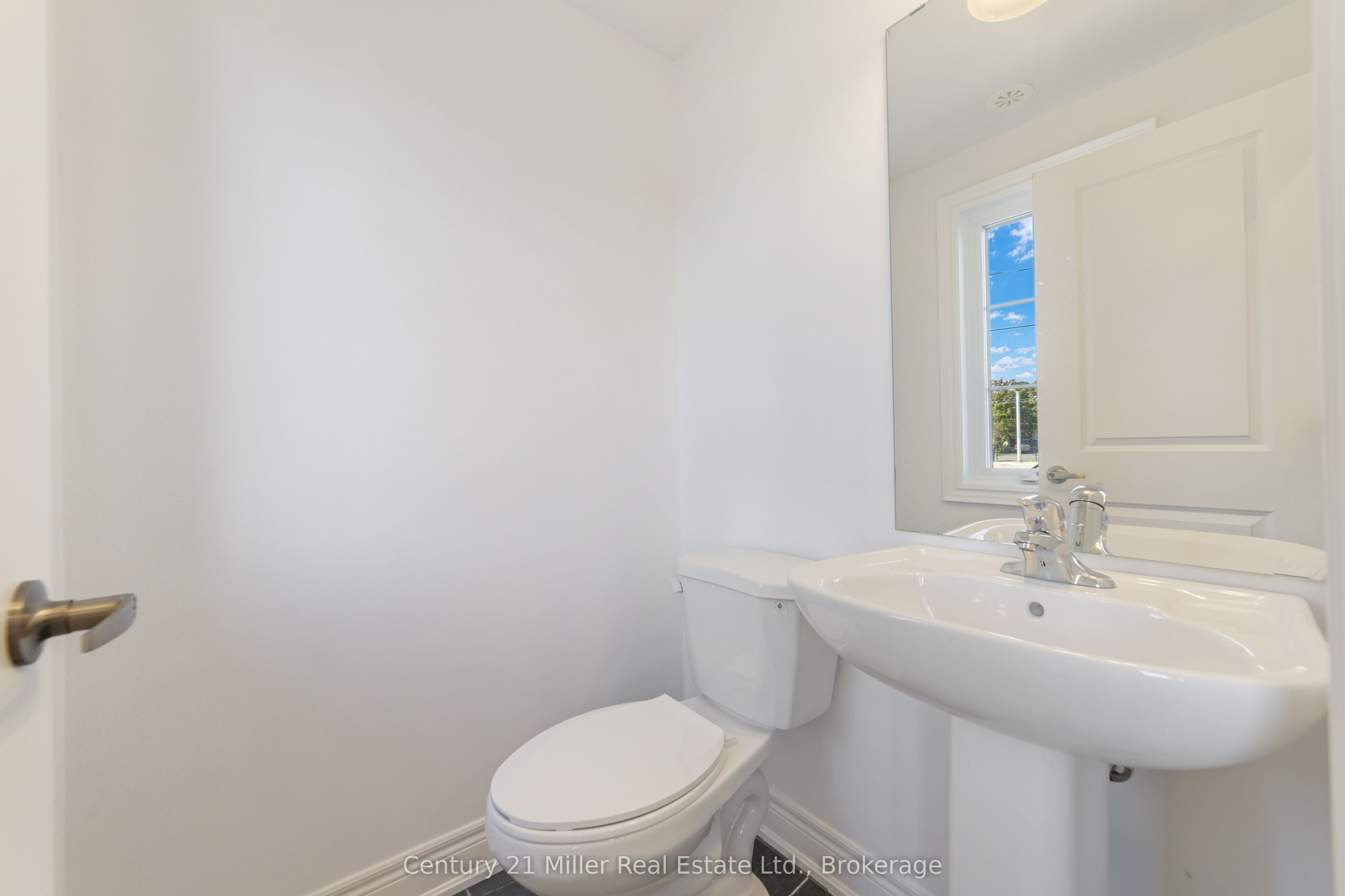 2140 Trafalgar Road 48