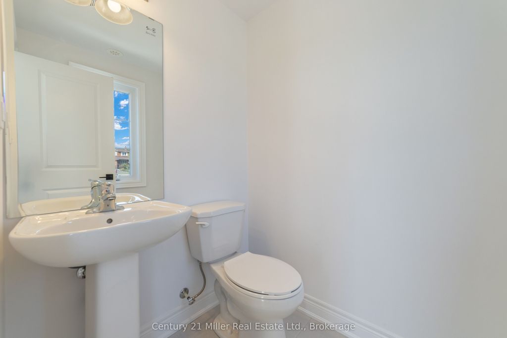 Photo of 2140 Trafalgar Road #48, Oakville, ON L6H 8A5 (MLS # W12649224)