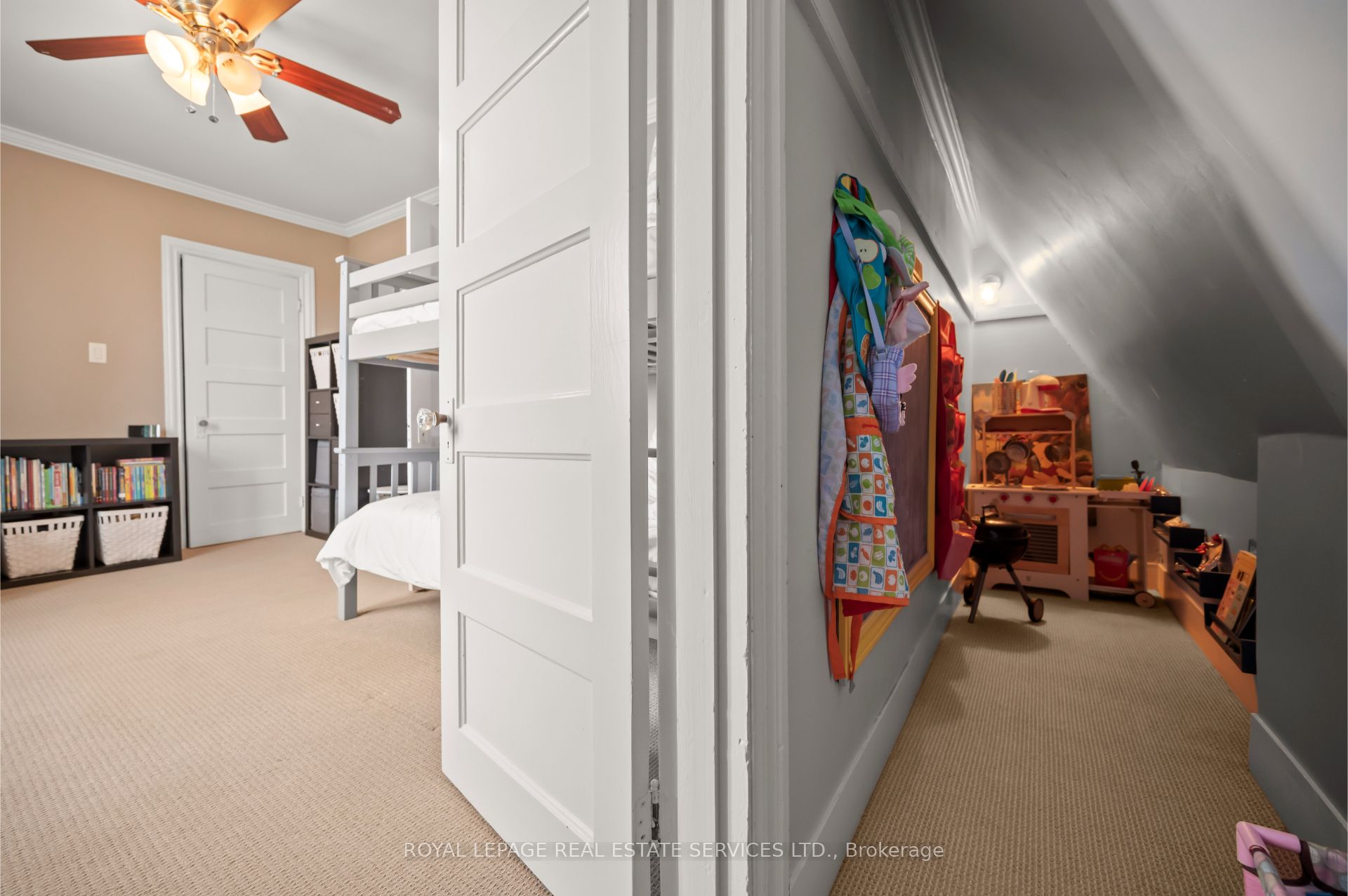 Hamilton, ON L8P 2R9, Canada, 4 Bedrooms Bedrooms, ,2 BathroomsBathrooms,Residential,Active,14283