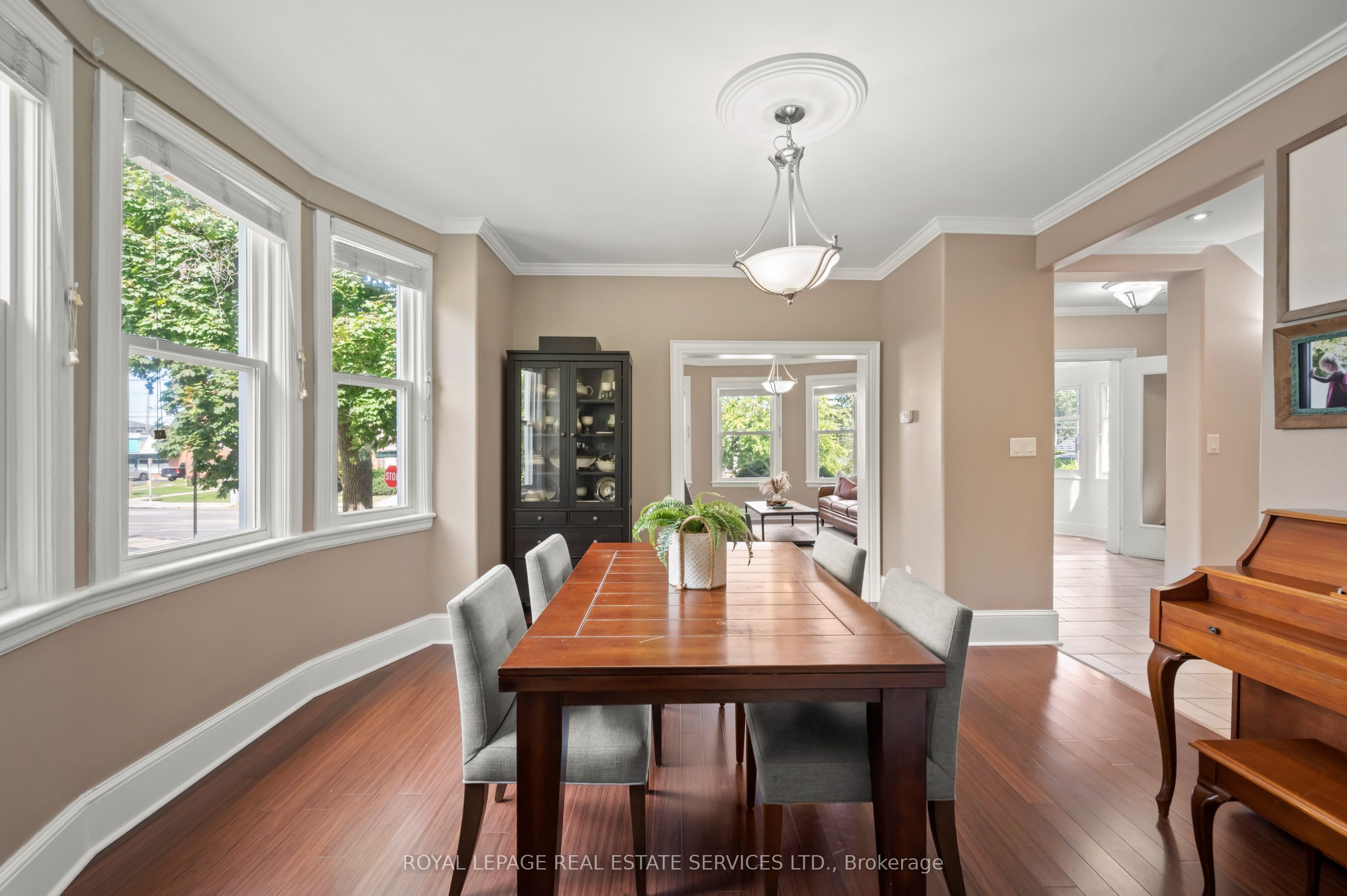 Hamilton, ON L8P 2R9, Canada, 4 Bedrooms Bedrooms, ,2 BathroomsBathrooms,Residential,Active,14283