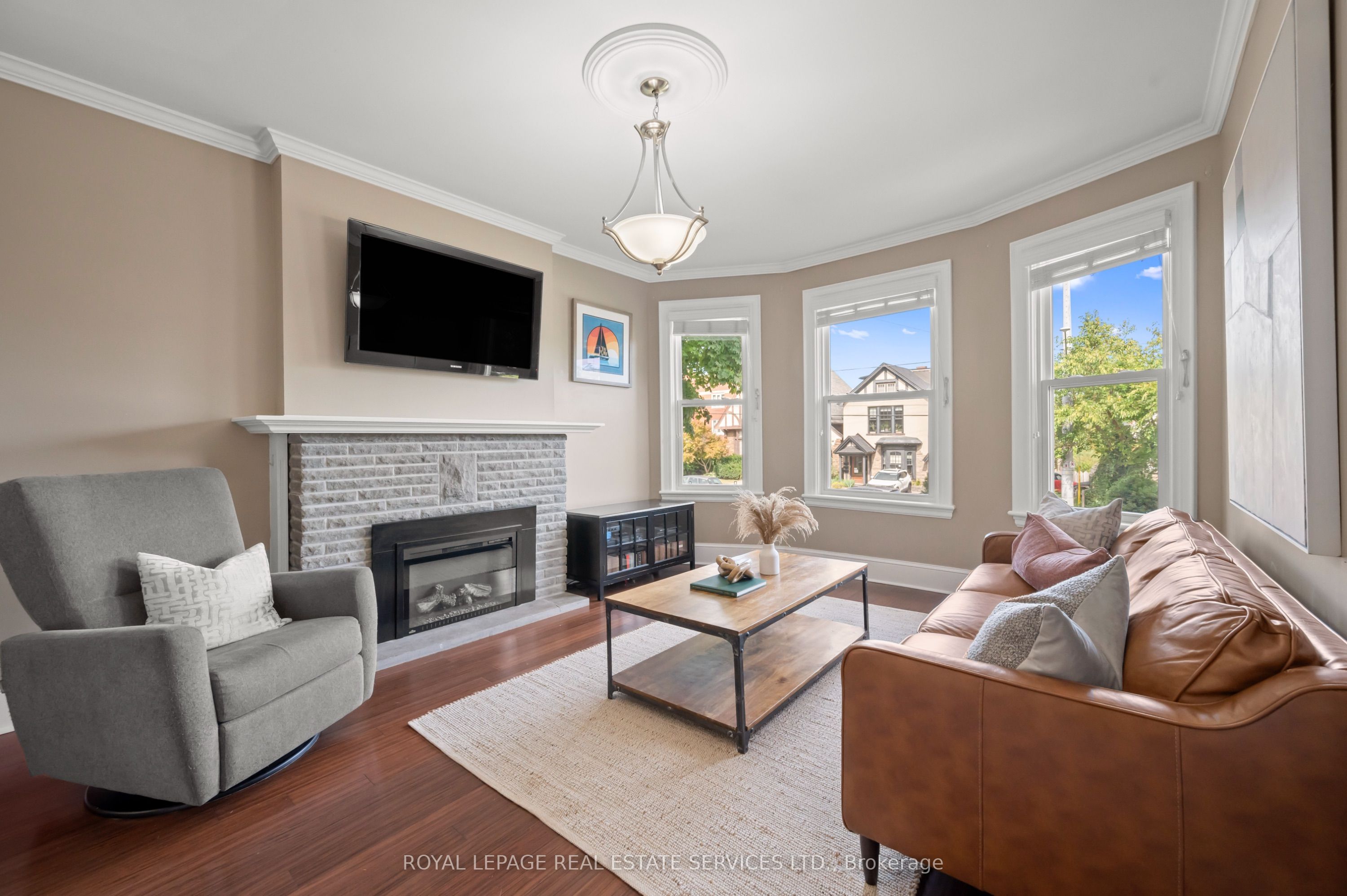 Hamilton, ON L8P 2R9, Canada, 4 Bedrooms Bedrooms, ,2 BathroomsBathrooms,Residential,Active,14283