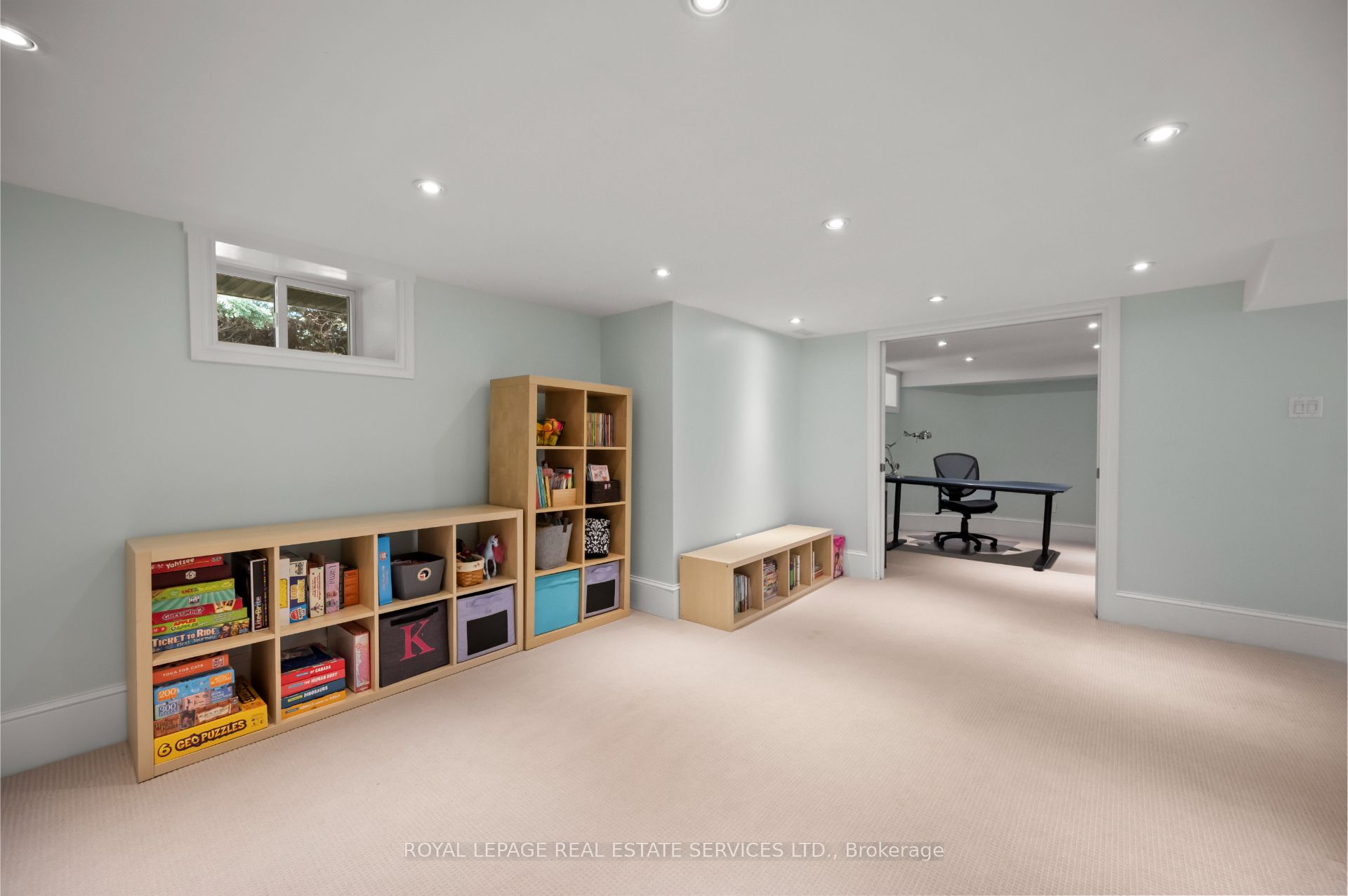 Hamilton, ON L8P 2R9, Canada, 4 Bedrooms Bedrooms, ,2 BathroomsBathrooms,Residential,Active,14283