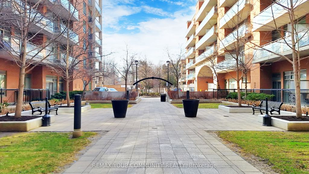 Photo of 281 Woodbridge Avenue #520, Vaughan, ON L4L 0C6 (MLS # N12927156)