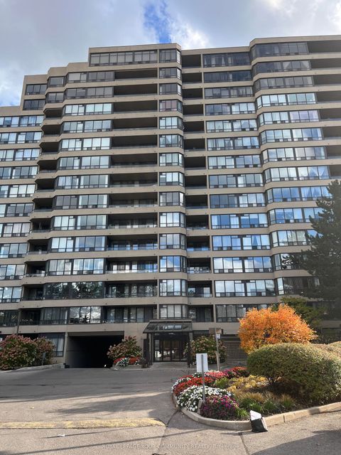 32 Clarissa Drive 222 Richmond Hill ON L4C 9R7