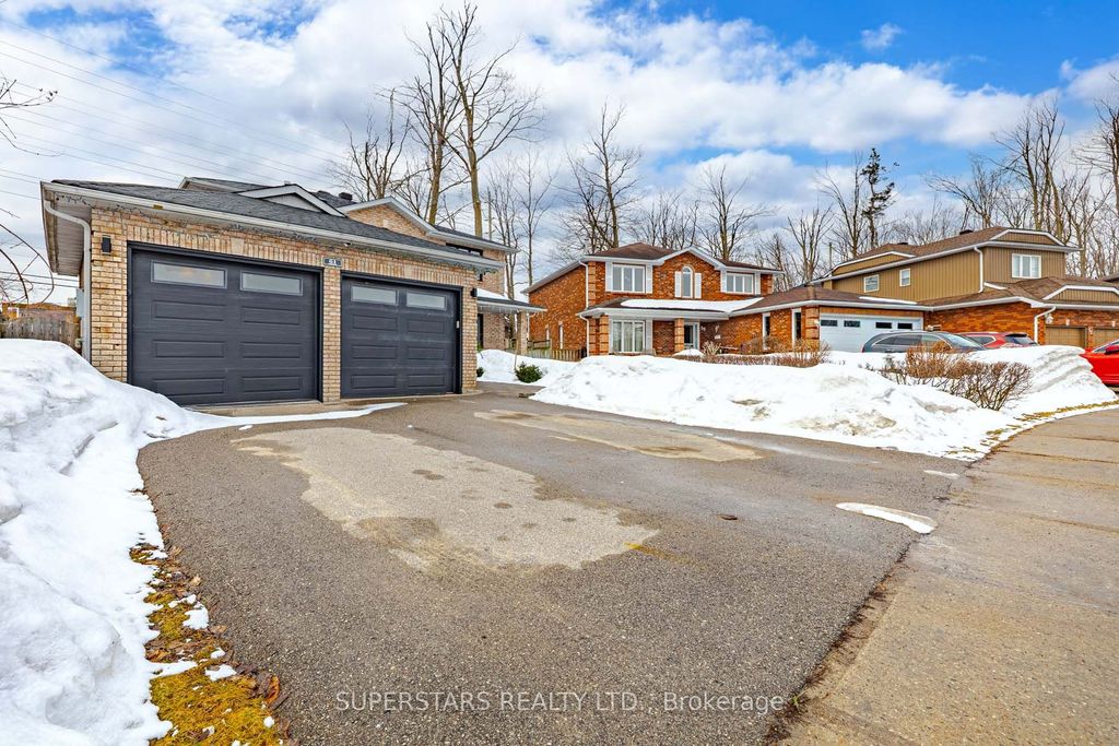 Photo of 61 Barwick Drive, Barrie, ON L4N 6Z5 (MLS # S12902218)