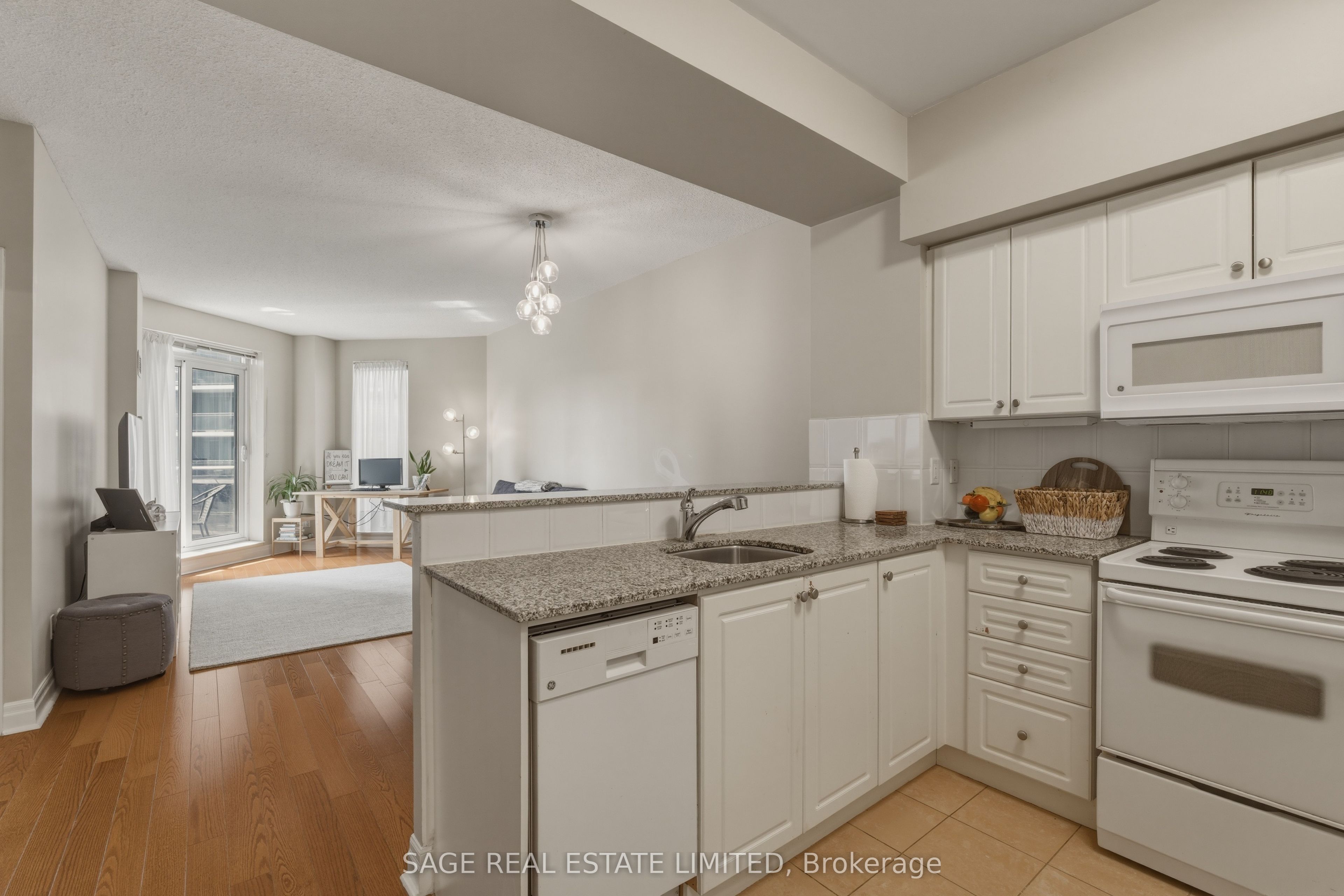 2119 Lakeshore Boulevard W 510