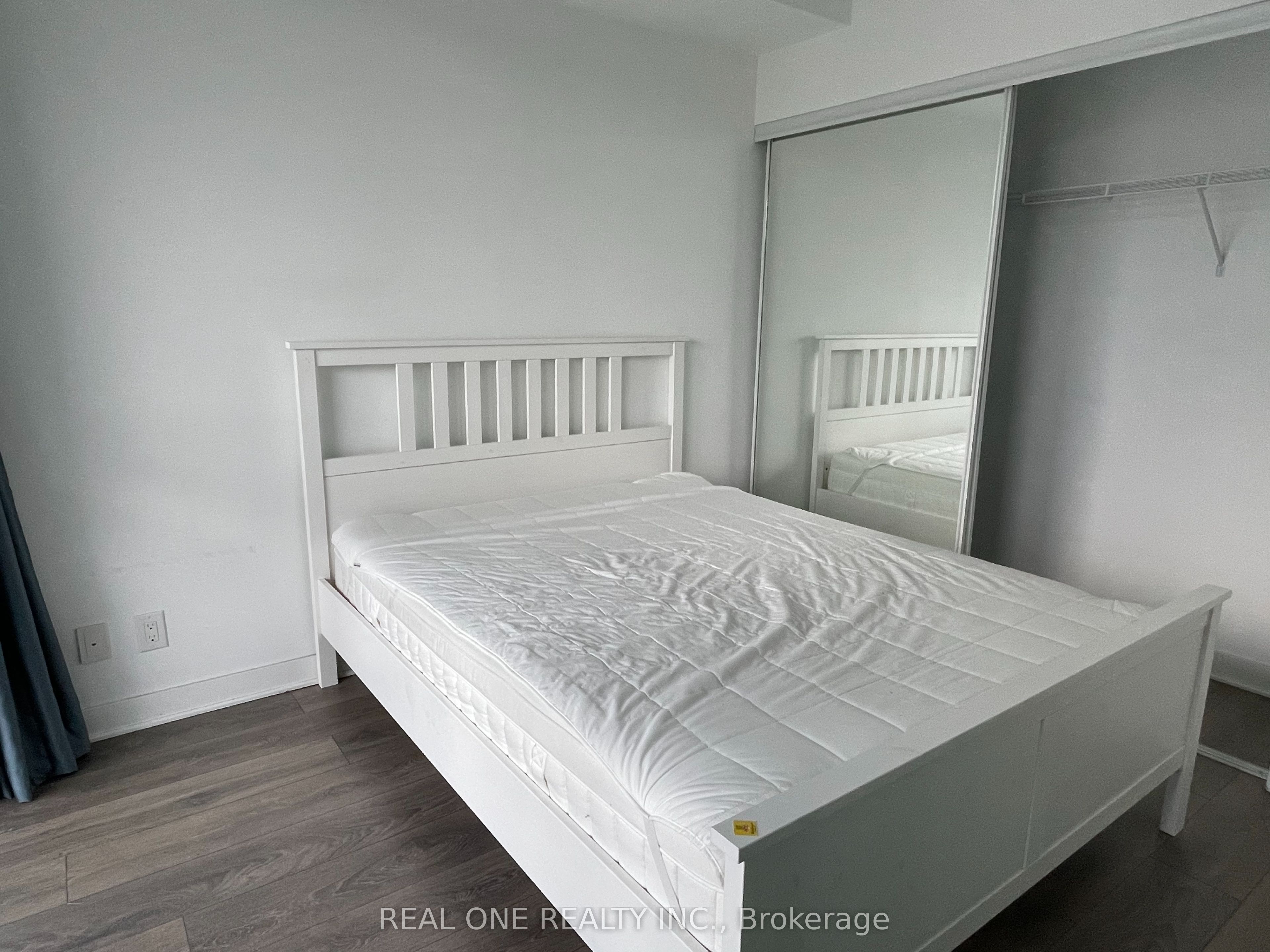 15 Grenville Street 1211
