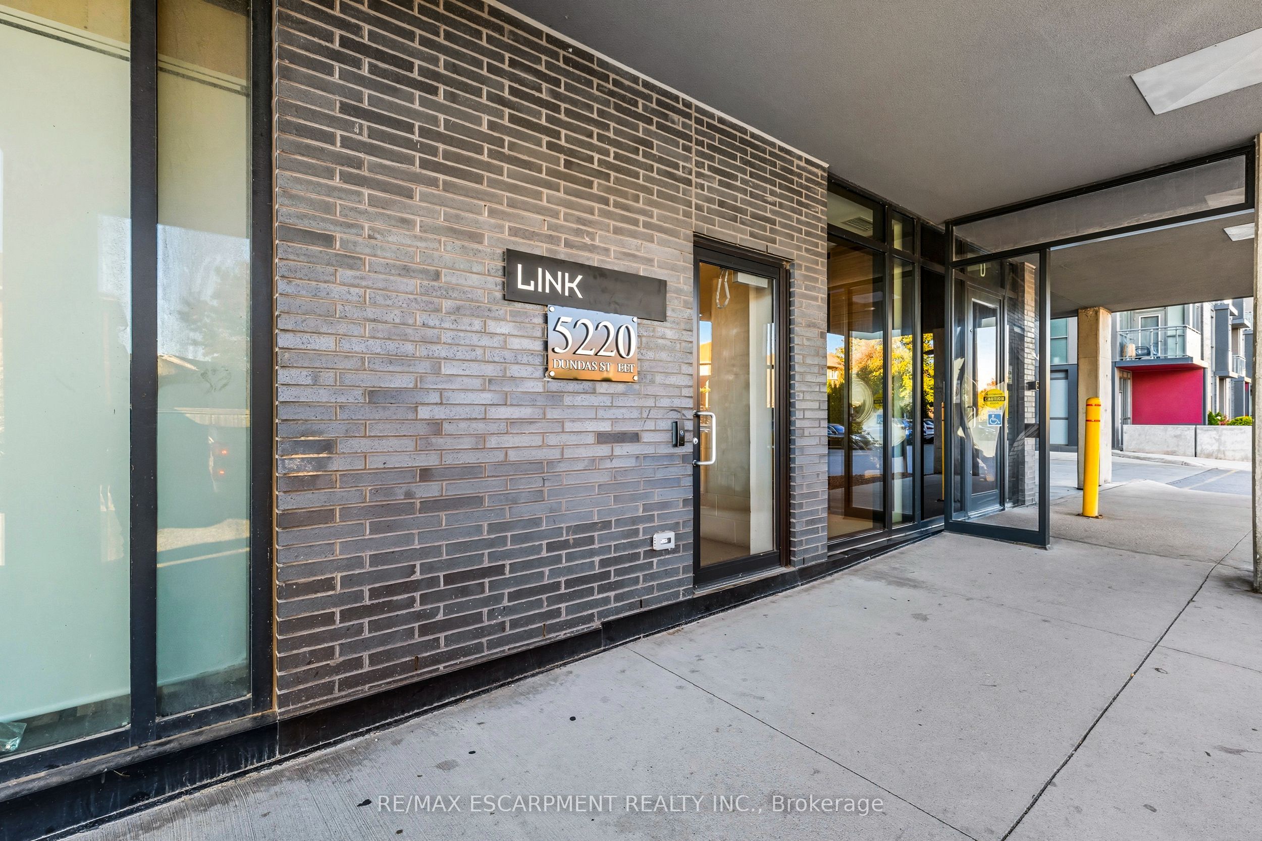 5220 Dundas Street D515