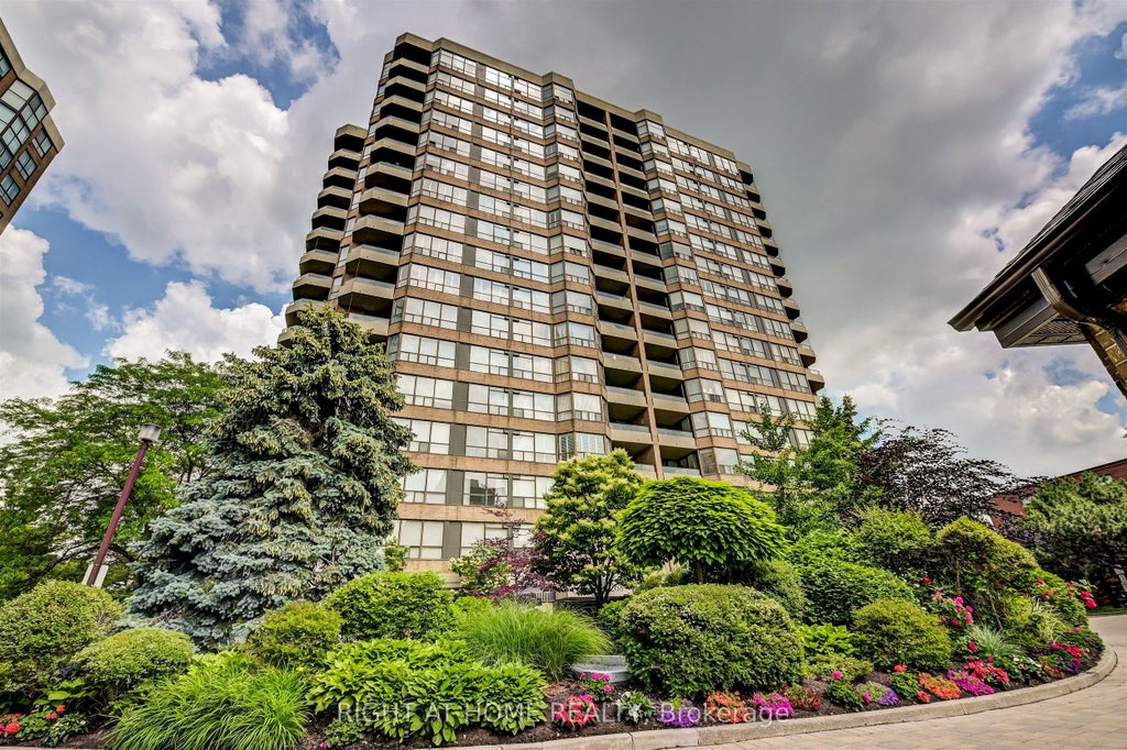 Photo of 268 Ridley Boulevard #611, Toronto, ON M5M 4N3 (MLS # C14109004)