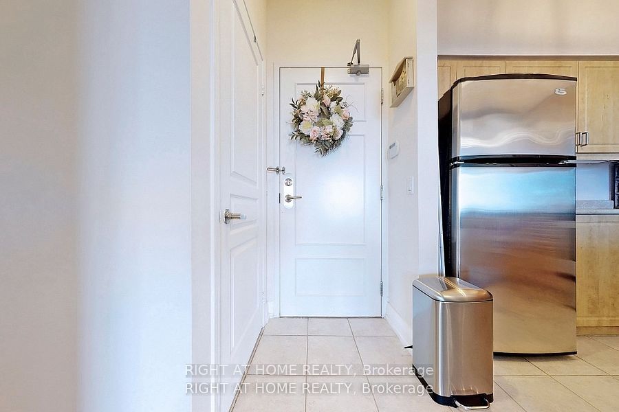 350 Red Maple Road 817