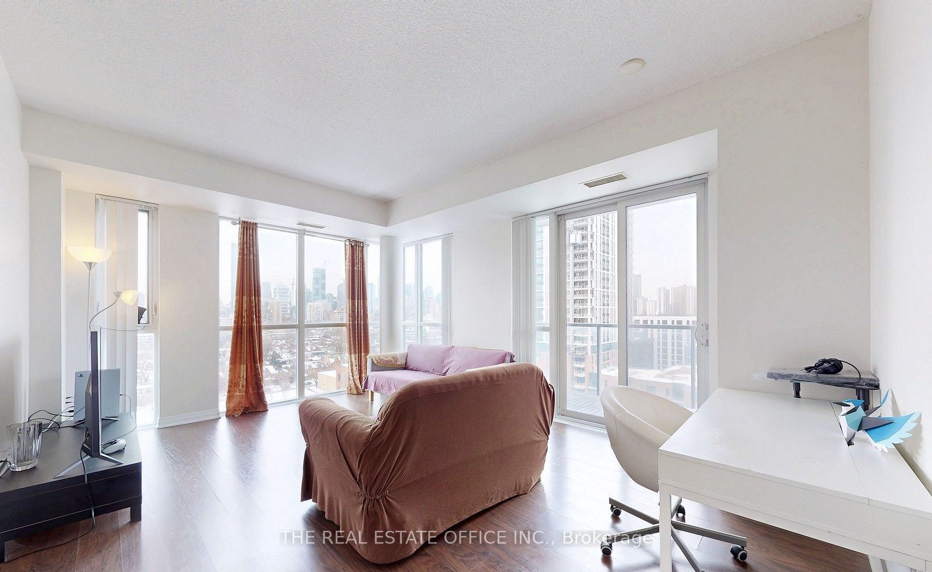 25 Cole Street 1501