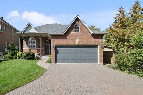 5981 RAYSHAW Crescent Mississauga ON L5M 2P1